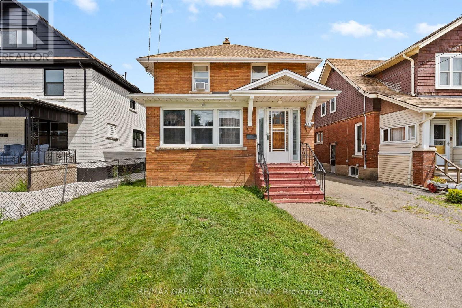 4842 Fourth Avenue, Niagara Falls, Ontario  L2E 4P1 - Photo 2 - X13697202
