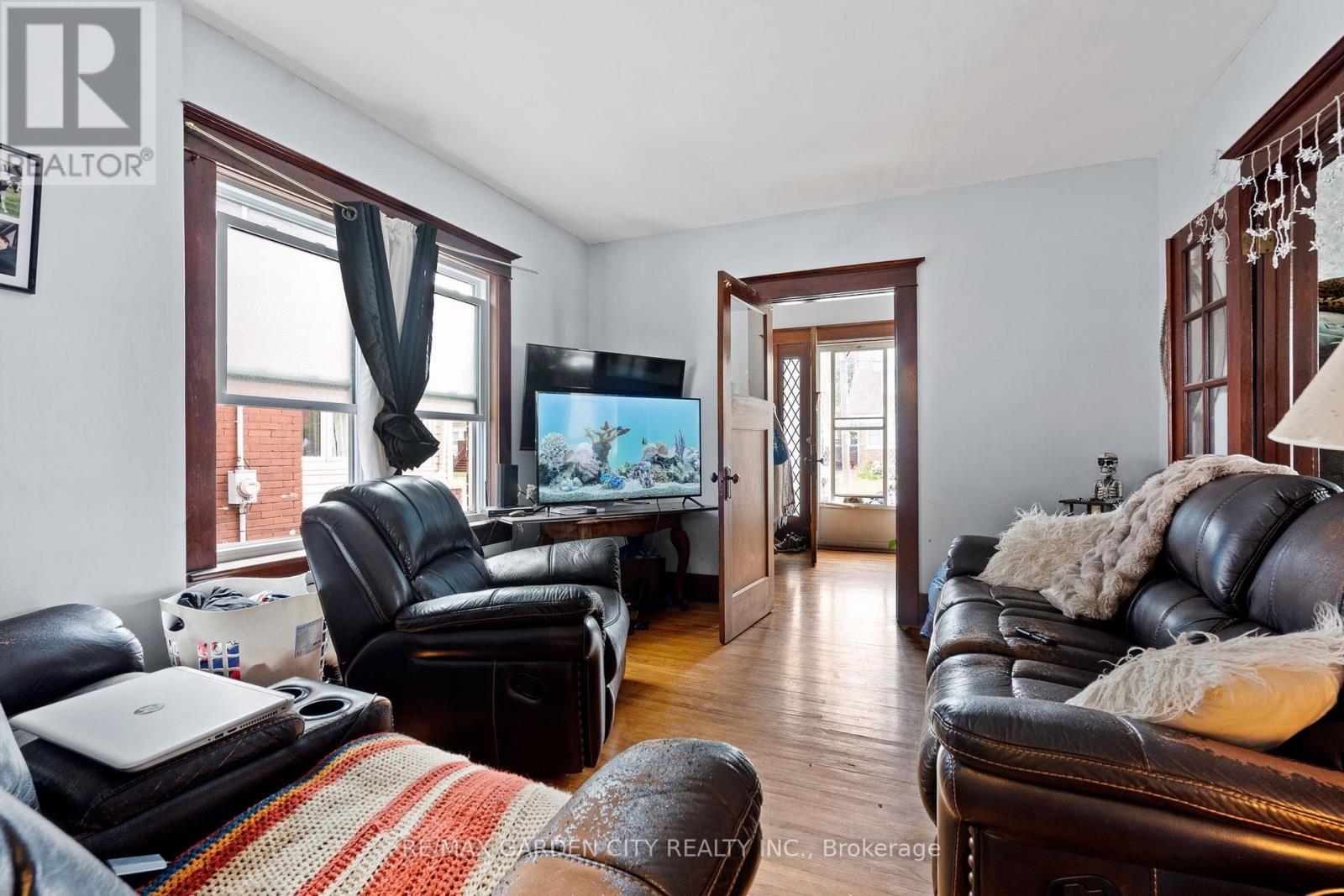 4842 Fourth Avenue, Niagara Falls, Ontario  L2E 4P1 - Photo 4 - X13697202