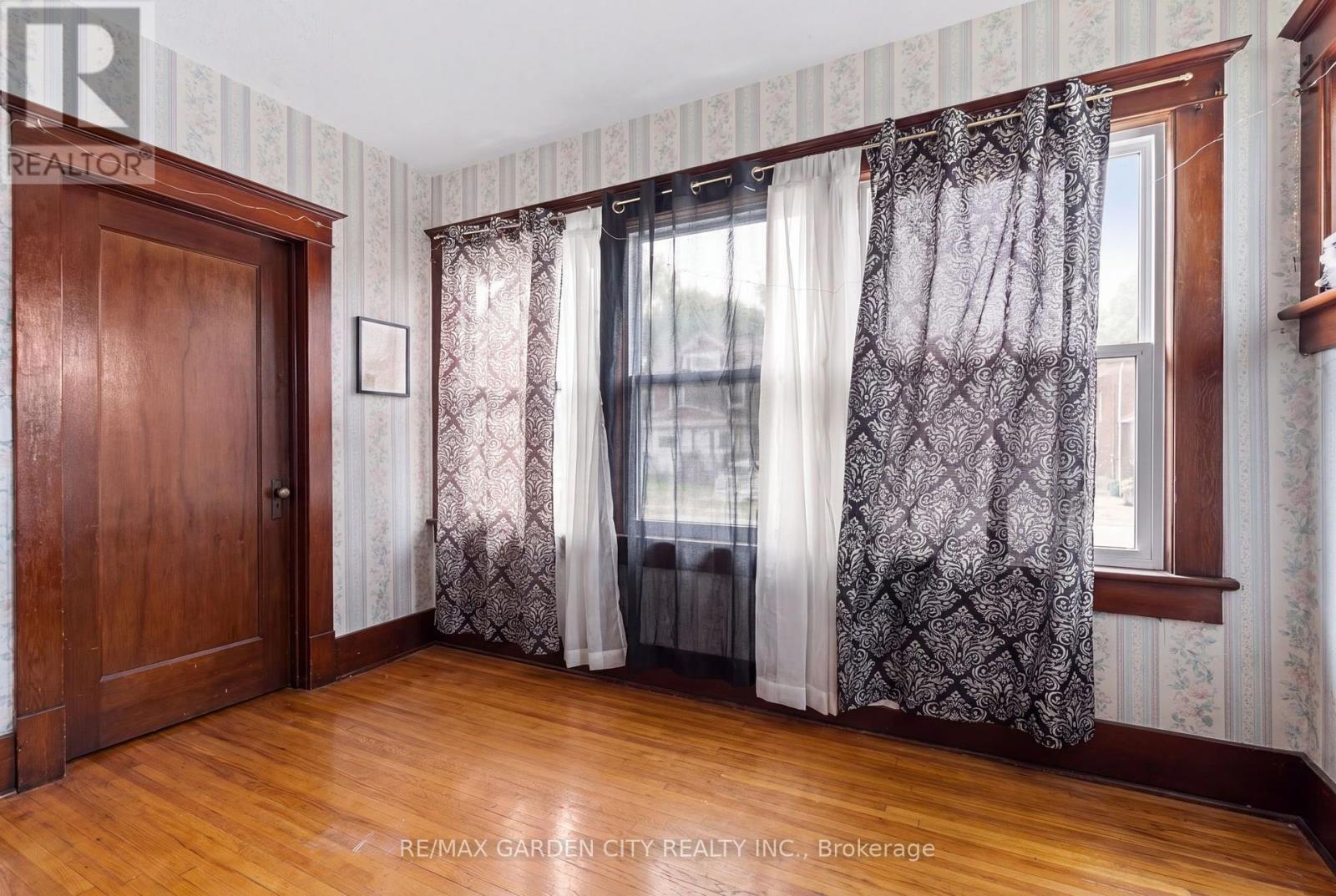 4842 Fourth Avenue, Niagara Falls, Ontario  L2E 4P1 - Photo 5 - X13697202