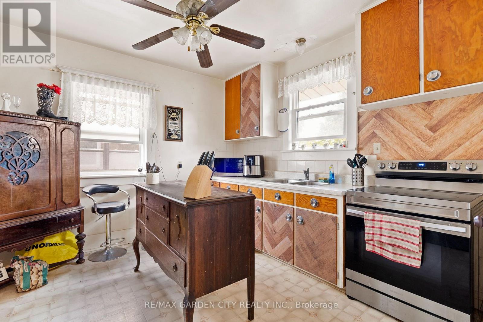 4842 Fourth Avenue, Niagara Falls, Ontario  L2E 4P1 - Photo 7 - X13697202