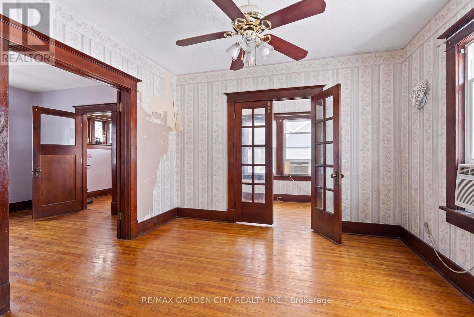 4842 Fourth Avenue, Niagara Falls, Ontario  L2E 4P1 - Photo 9 - X13697202