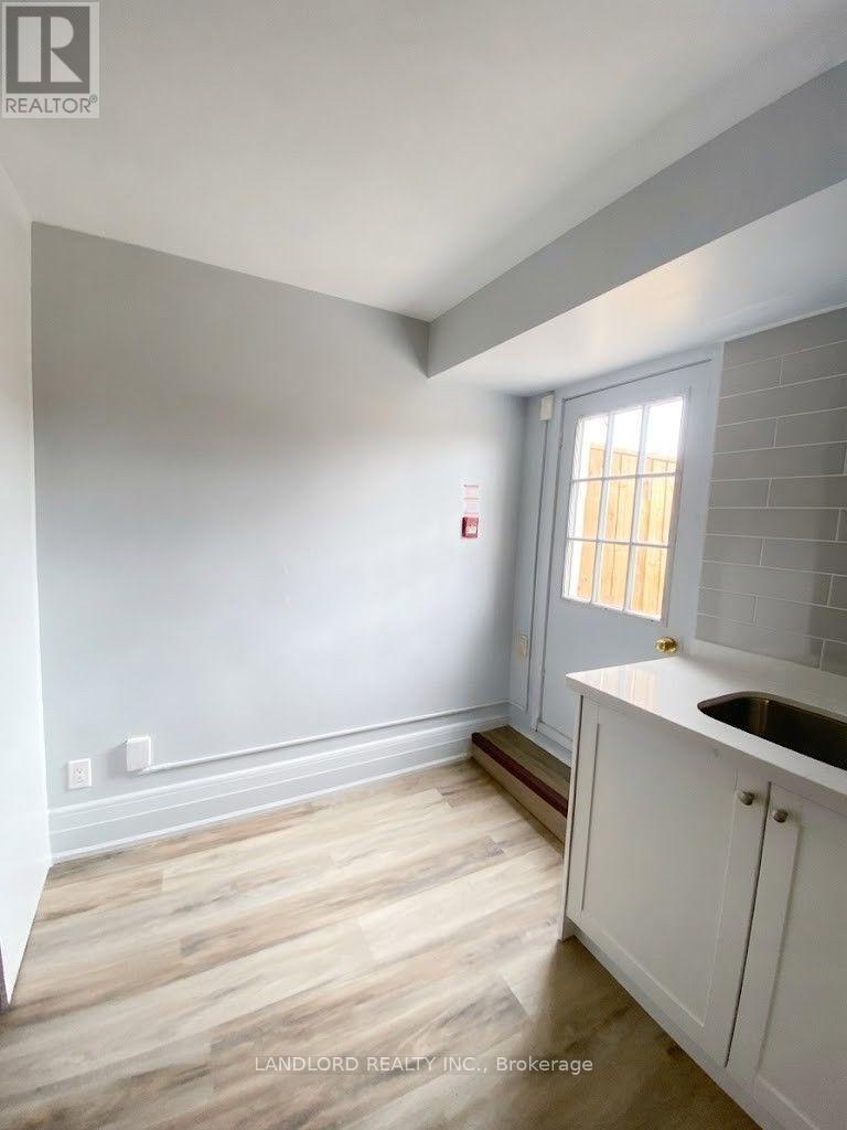2 - 45 Clinton Street, Toronto, Ontario  M6J 2N9 - Photo 4 - C13697172