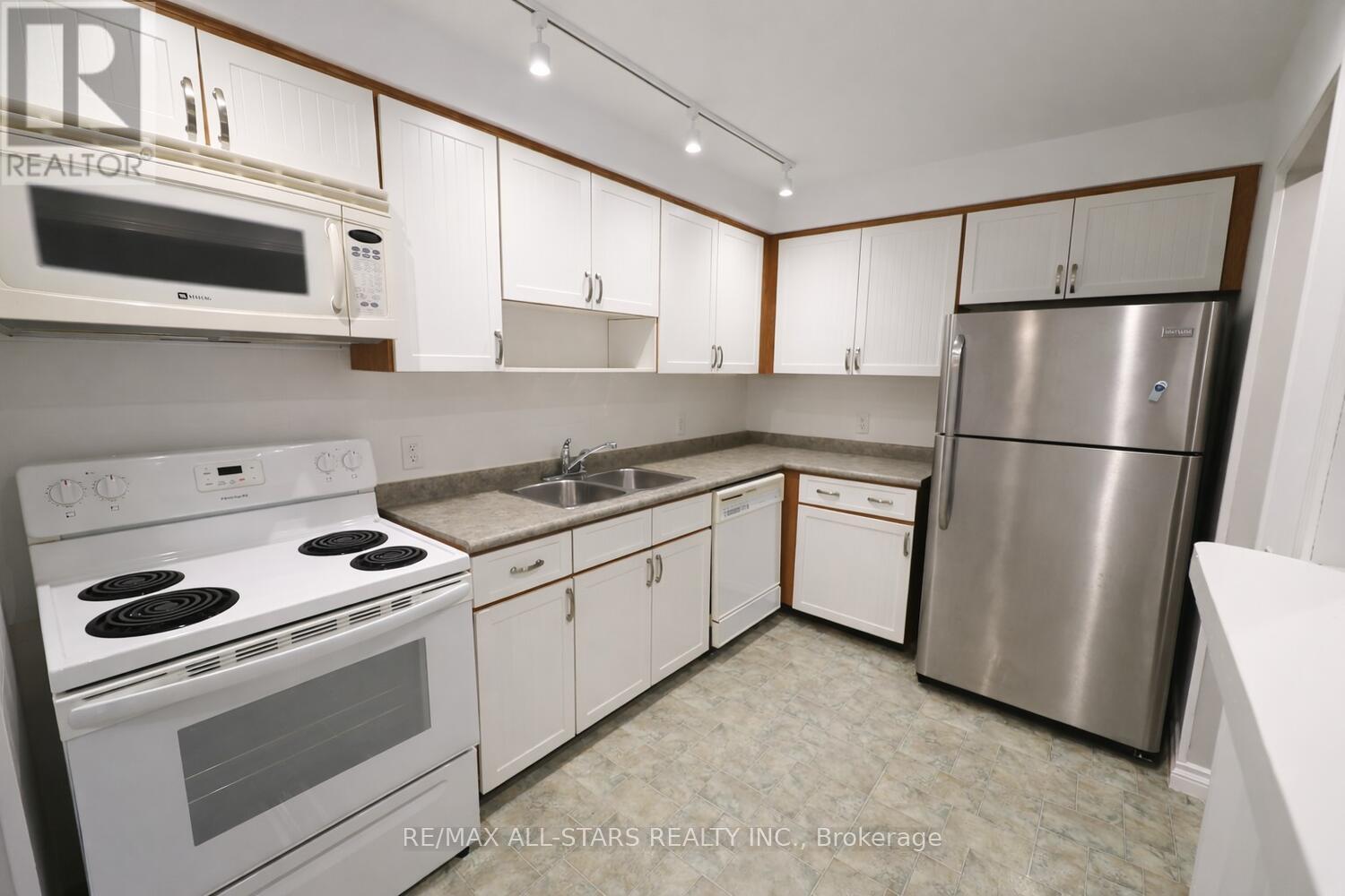 602 - 200 East Street S, Kawartha Lakes, Ontario  K0M 1A0 - Photo 12 - X12982050