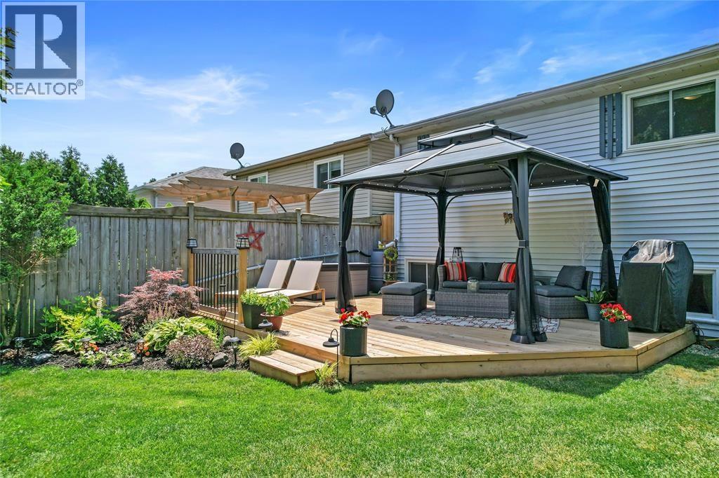 506 CHANTEL COURT Sarnia Ontario Canada N7S6H7 3