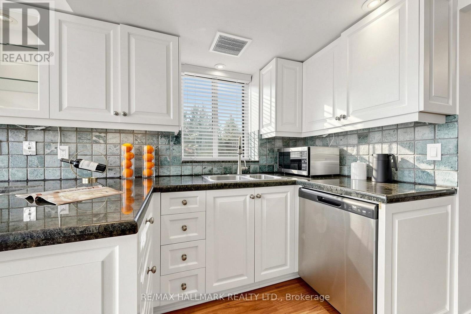 210 - 33 Weldrick Road E, Richmond Hill, Ontario  L4C 8W4 - Photo 19 - N13697210