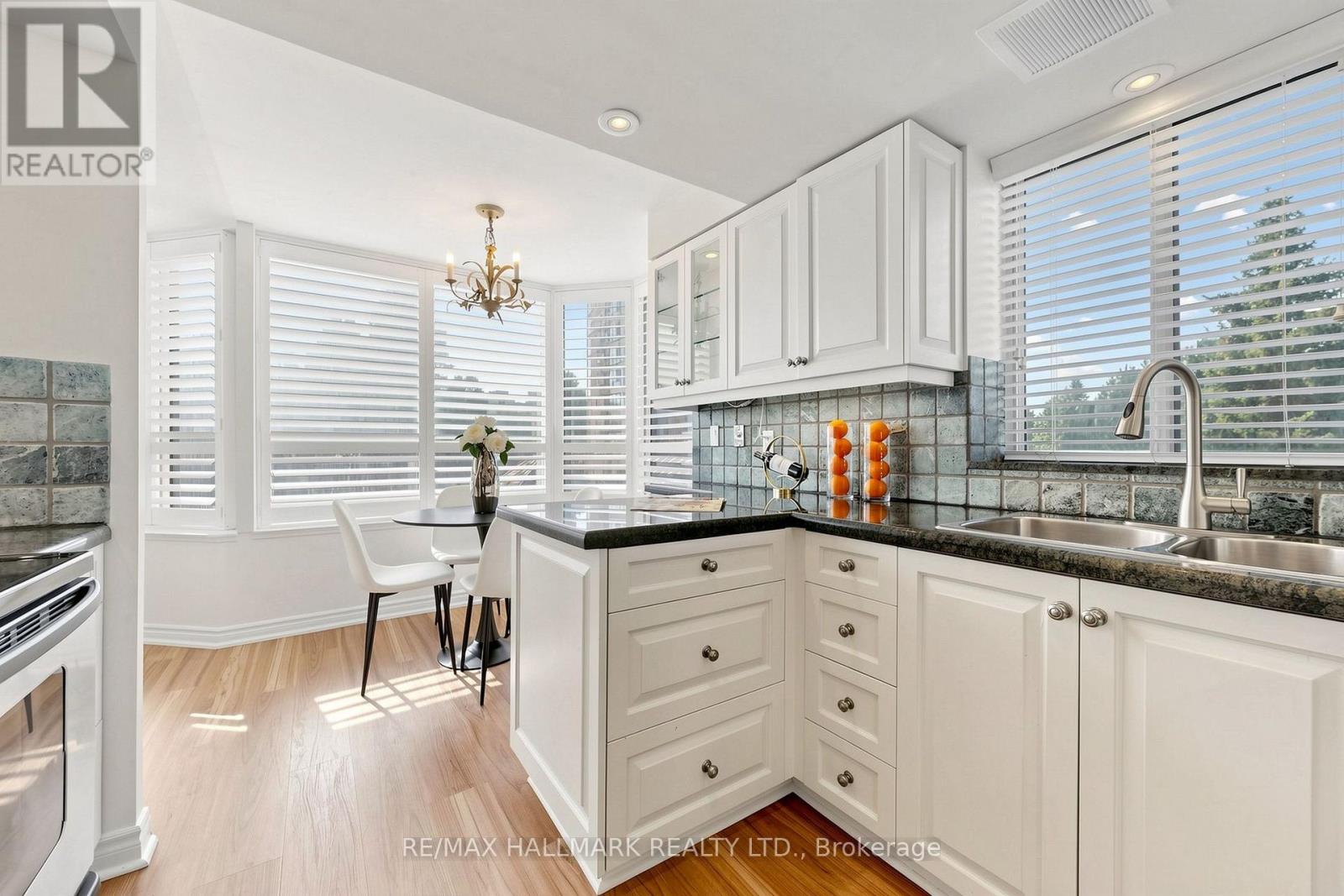 210 - 33 Weldrick Road E, Richmond Hill, Ontario  L4C 8W4 - Photo 22 - N13697210