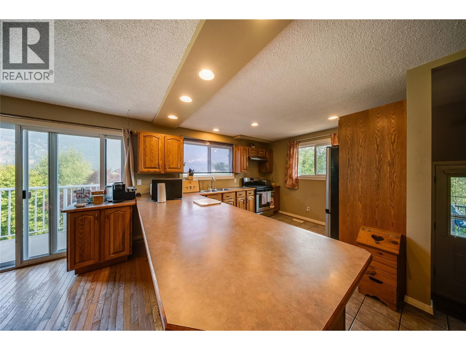 3509 5th Avenue, Castlegar, British Columbia  V1N 2V8 - Photo 14 - 10398093