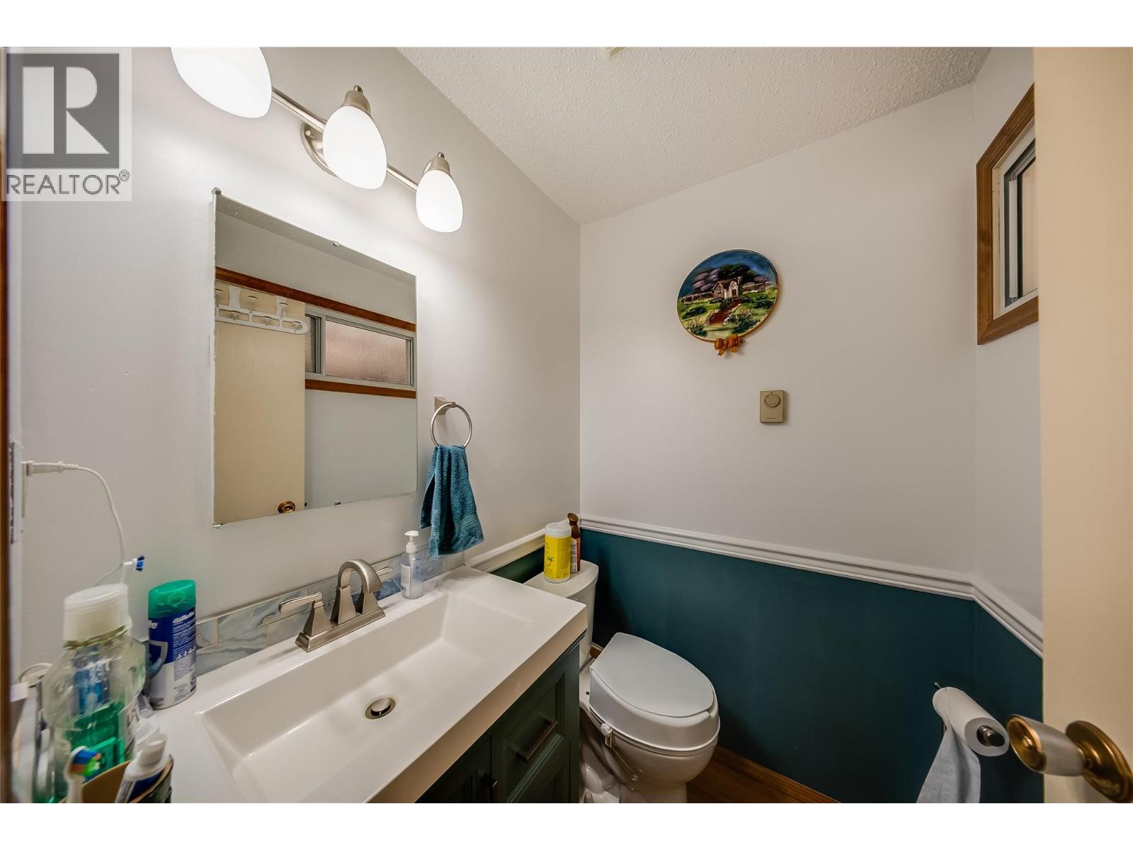 3509 5th Avenue, Castlegar, British Columbia  V1N 2V8 - Photo 24 - 10398093