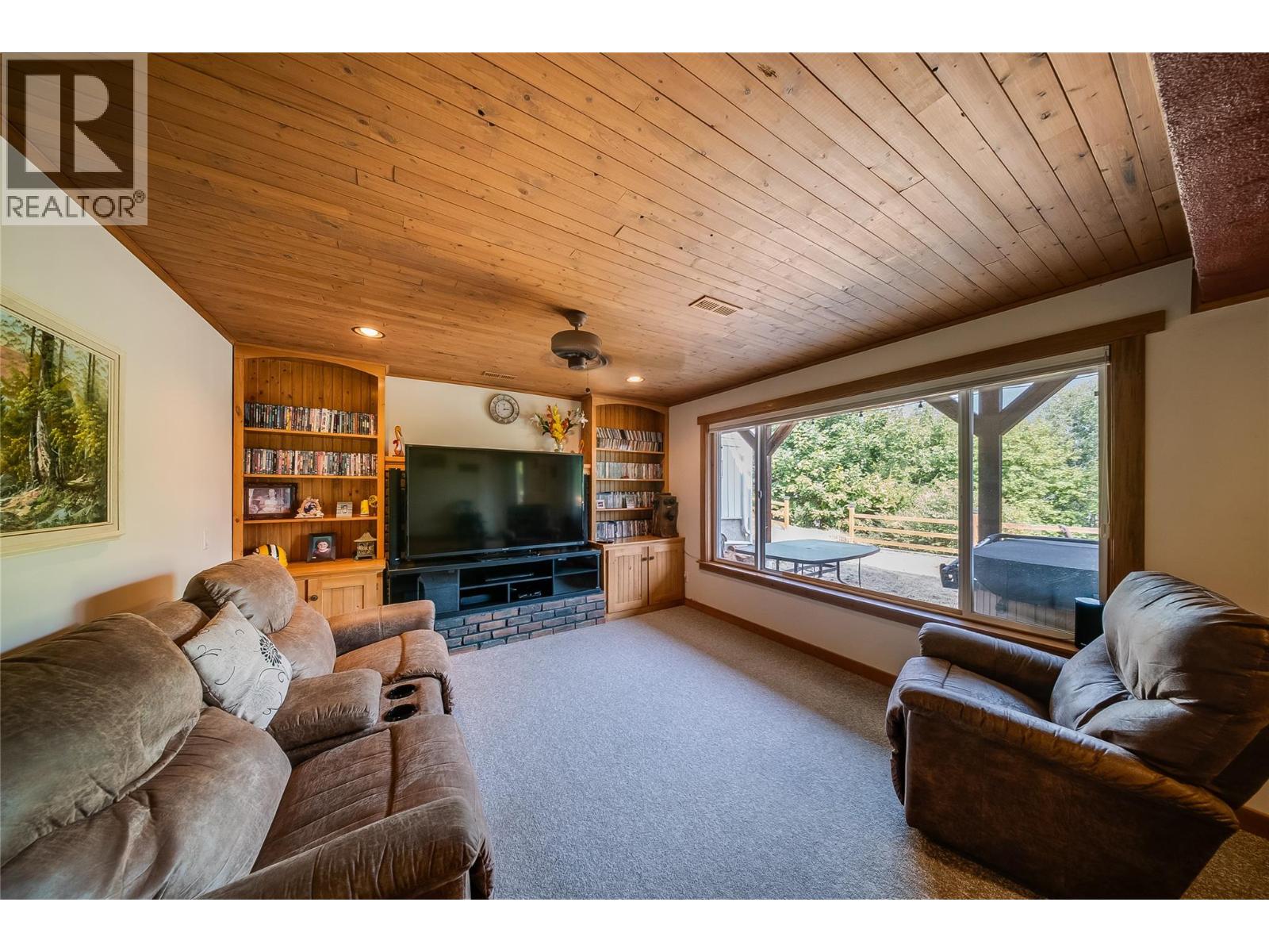 3509 5th Avenue, Castlegar, British Columbia  V1N 2V8 - Photo 28 - 10398093