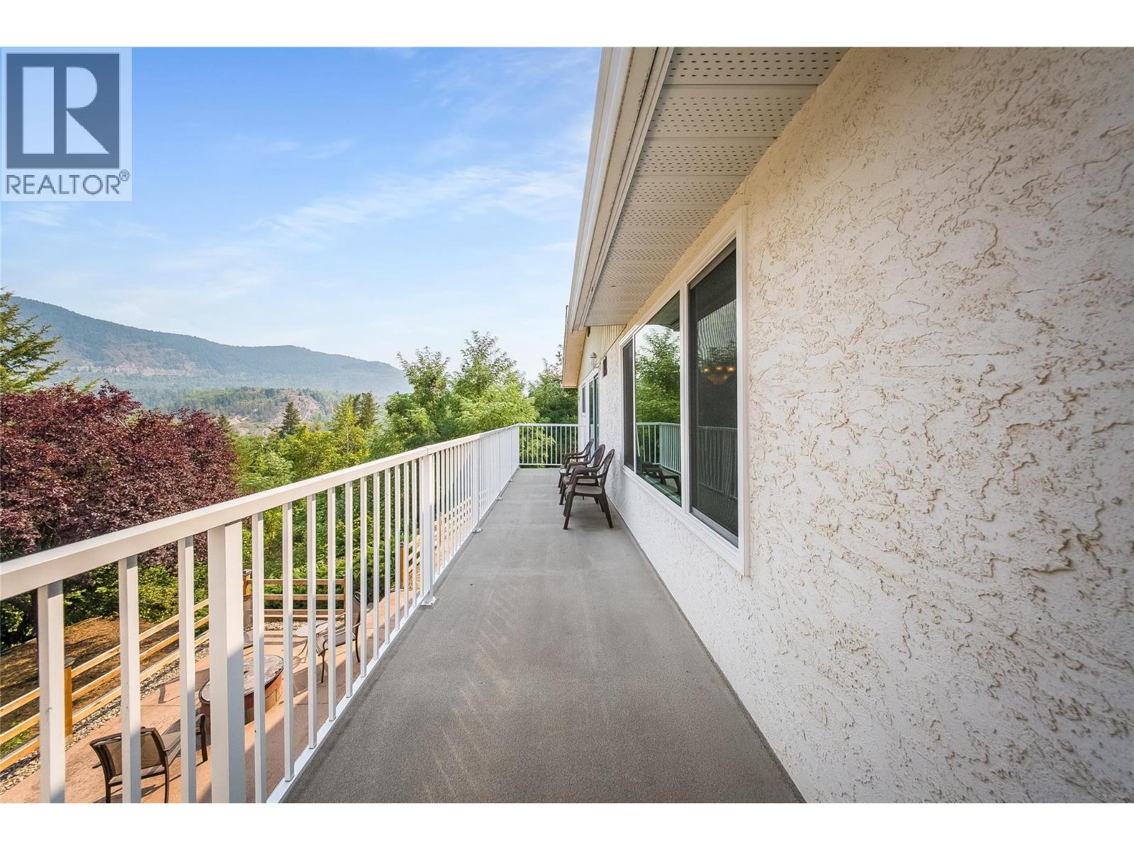 3509 5th Avenue, Castlegar, British Columbia  V1N 2V8 - Photo 45 - 10398093