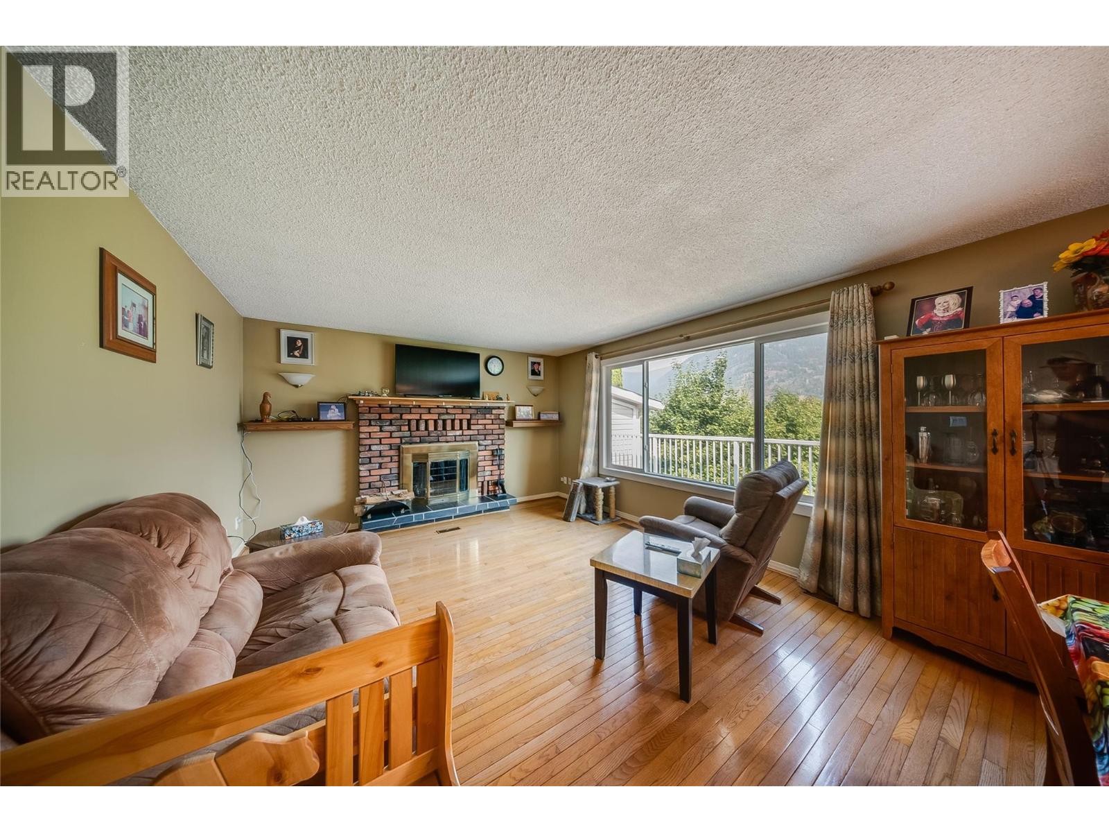 3509 5th Avenue, Castlegar, British Columbia  V1N 2V8 - Photo 7 - 10398093
