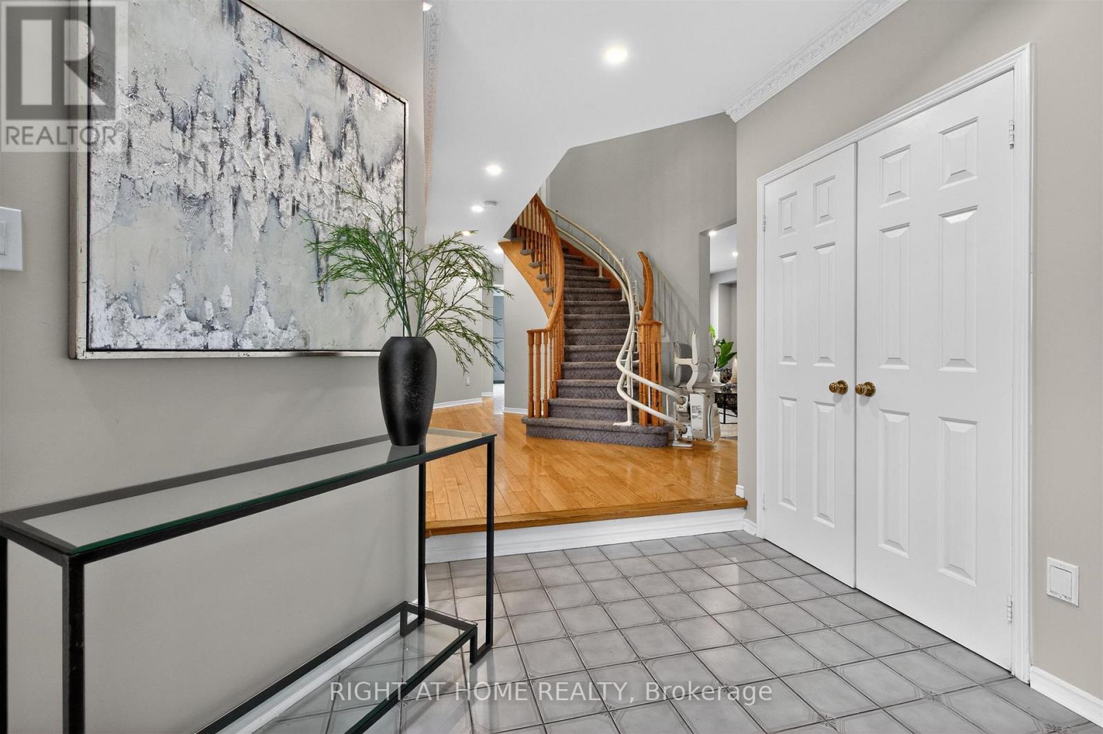 3 Lancashire Road, Markham, Ontario  L3R 8K9 - Photo 4 - N13697218