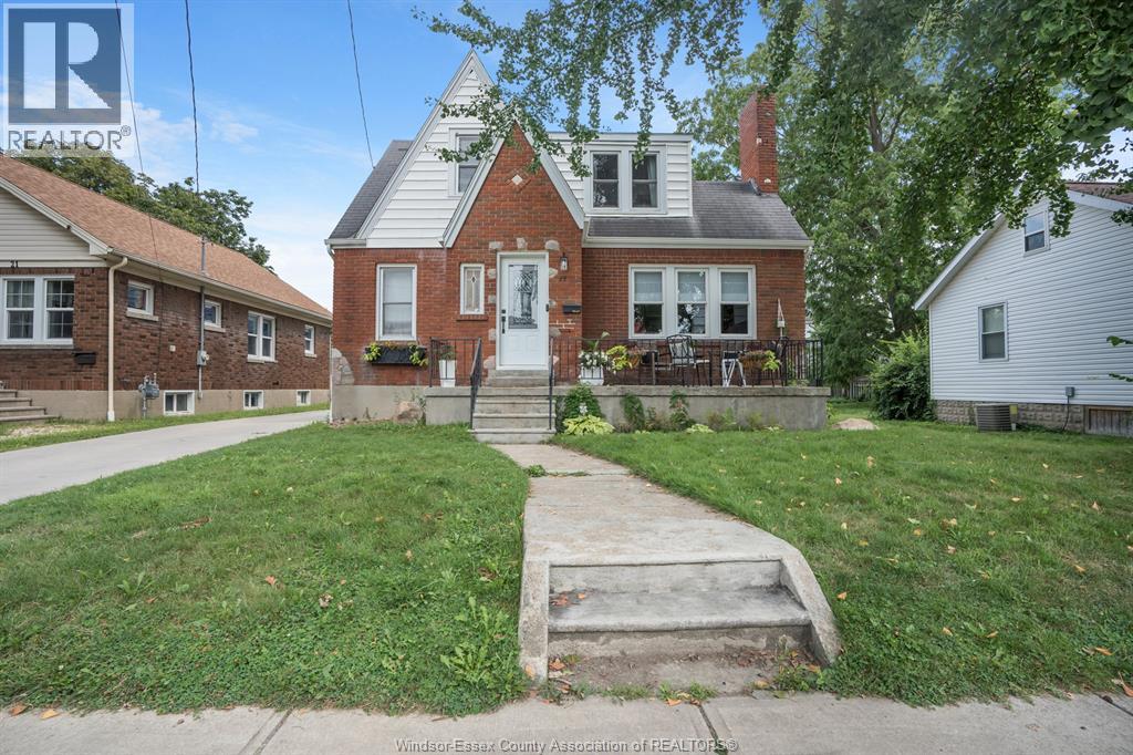 11 College, Chatham, Ontario  N7M 4W7 - Photo 3 - 26020379