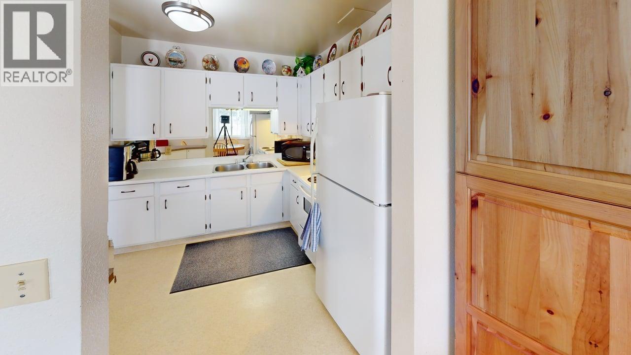 238 Elm Avenue, 100 Mile House, British Columbia  V0K 2E0 - Photo 17 - R3100324