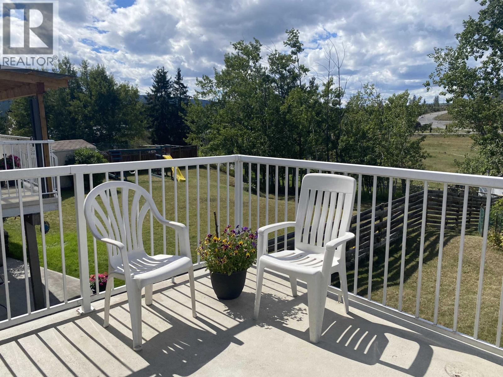238 Elm Avenue, 100 Mile House, British Columbia  V0K 2E0 - Photo 7 - R3100324