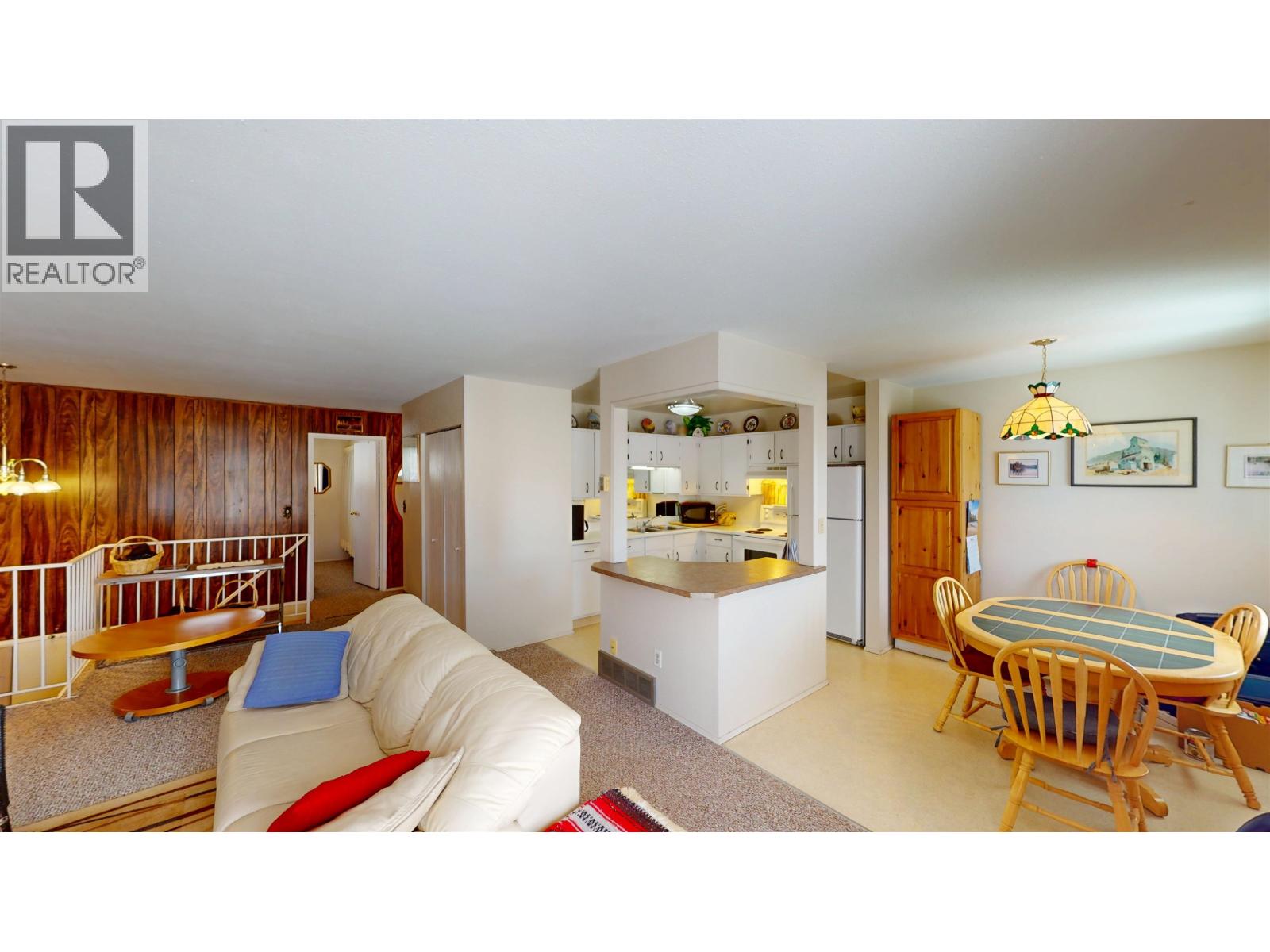 238 Elm Avenue, 100 Mile House, British Columbia  V0K 2E0 - Photo 11 - R3100324
