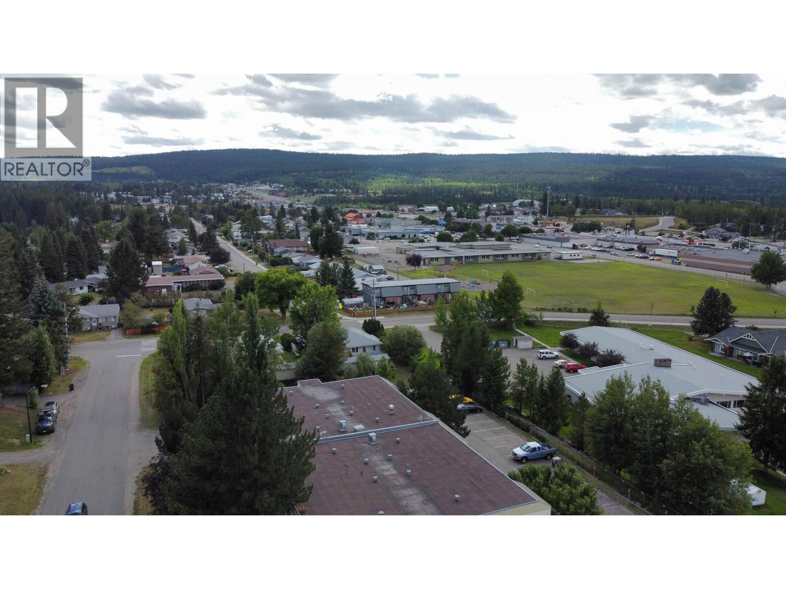 238 Elm Avenue, 100 Mile House, British Columbia  V0K 2E0 - Photo 39 - R3100324