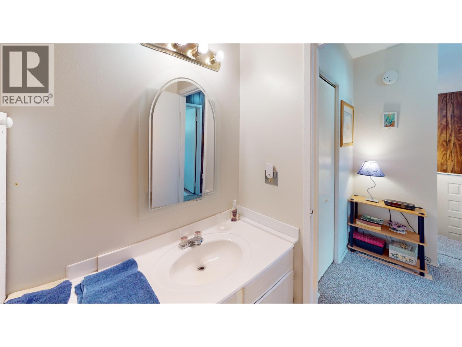 238 Elm Avenue, 100 Mile House, British Columbia  V0K 2E0 - Photo 21 - R3100324