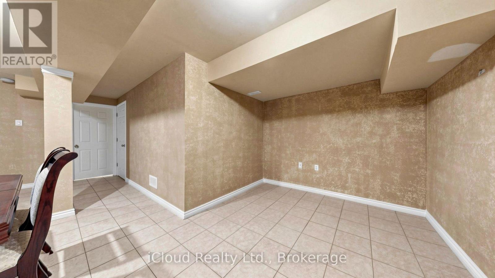 5661 Volpe Avenue, Mississauga, Ontario L5V 3A6 - Photo 25 - W13644924