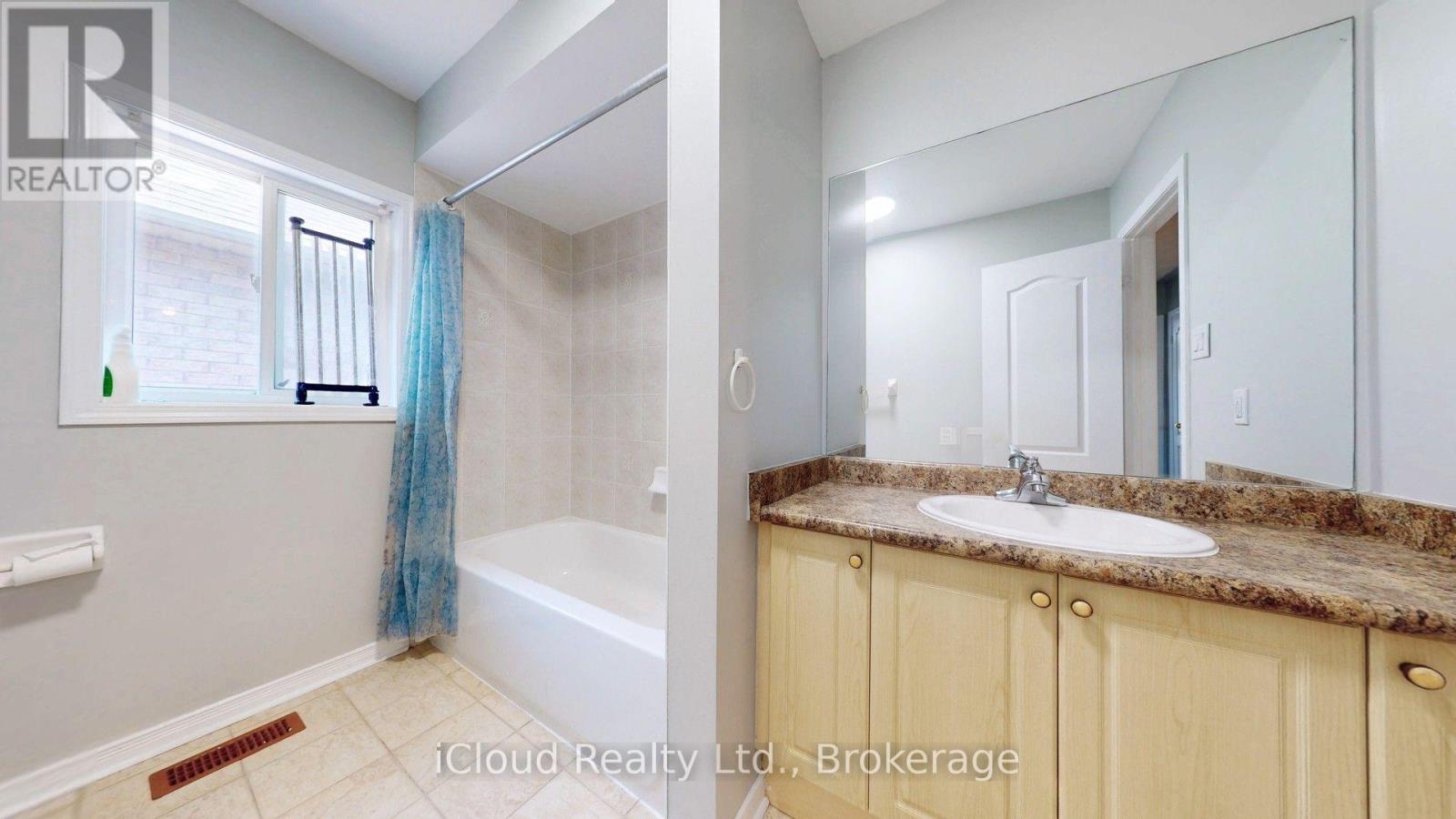 5661 Volpe Avenue, Mississauga, Ontario L5V 3A6 - Photo 21 - W13644924
