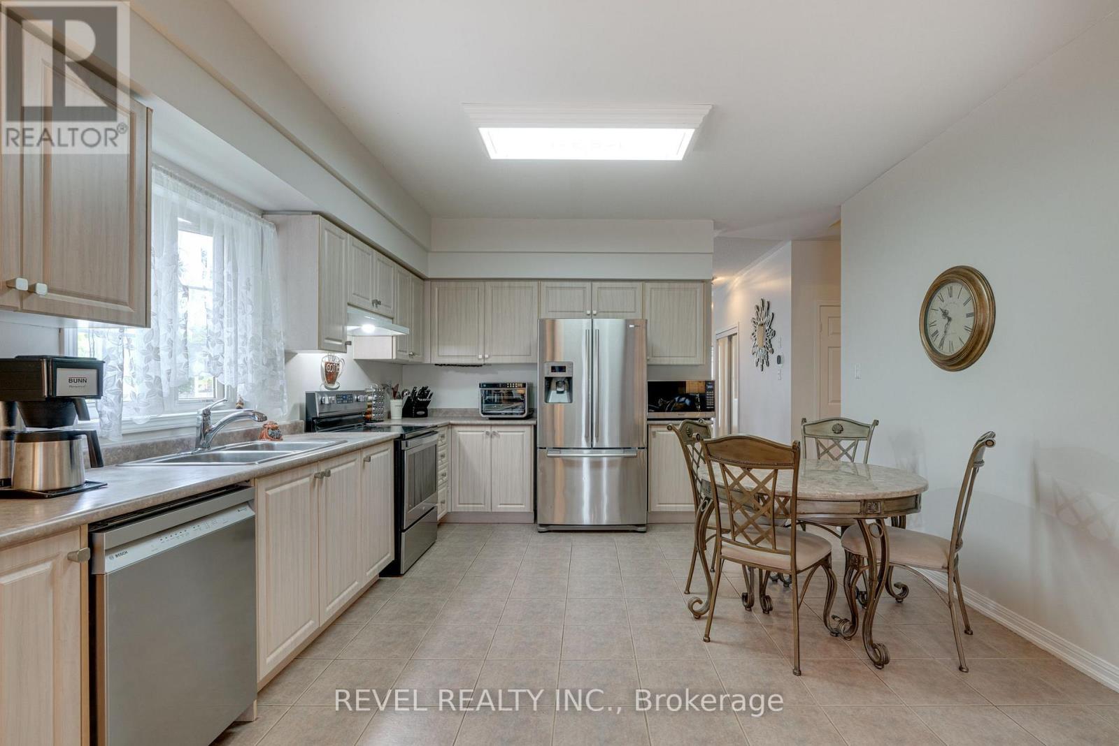 71 Livingston Road, Milton, Ontario  L9T 6B8 - Photo 11 - W13697148
