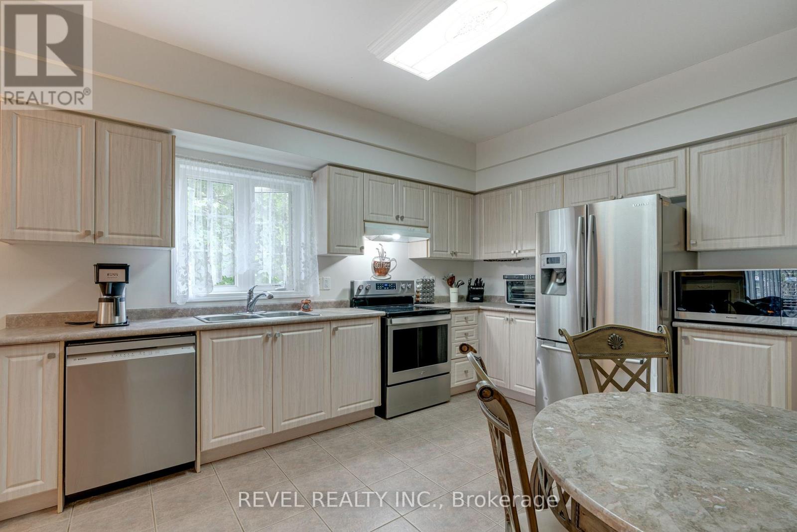 71 Livingston Road, Milton, Ontario  L9T 6B8 - Photo 12 - W13697148