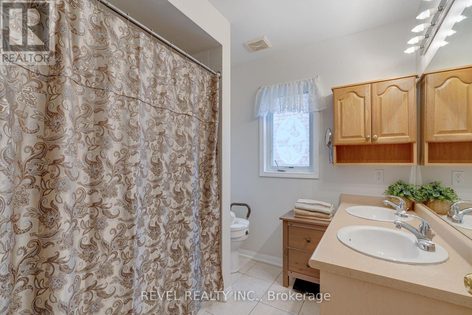 71 Livingston Road, Milton, Ontario  L9T 6B8 - Photo 22 - W13697148