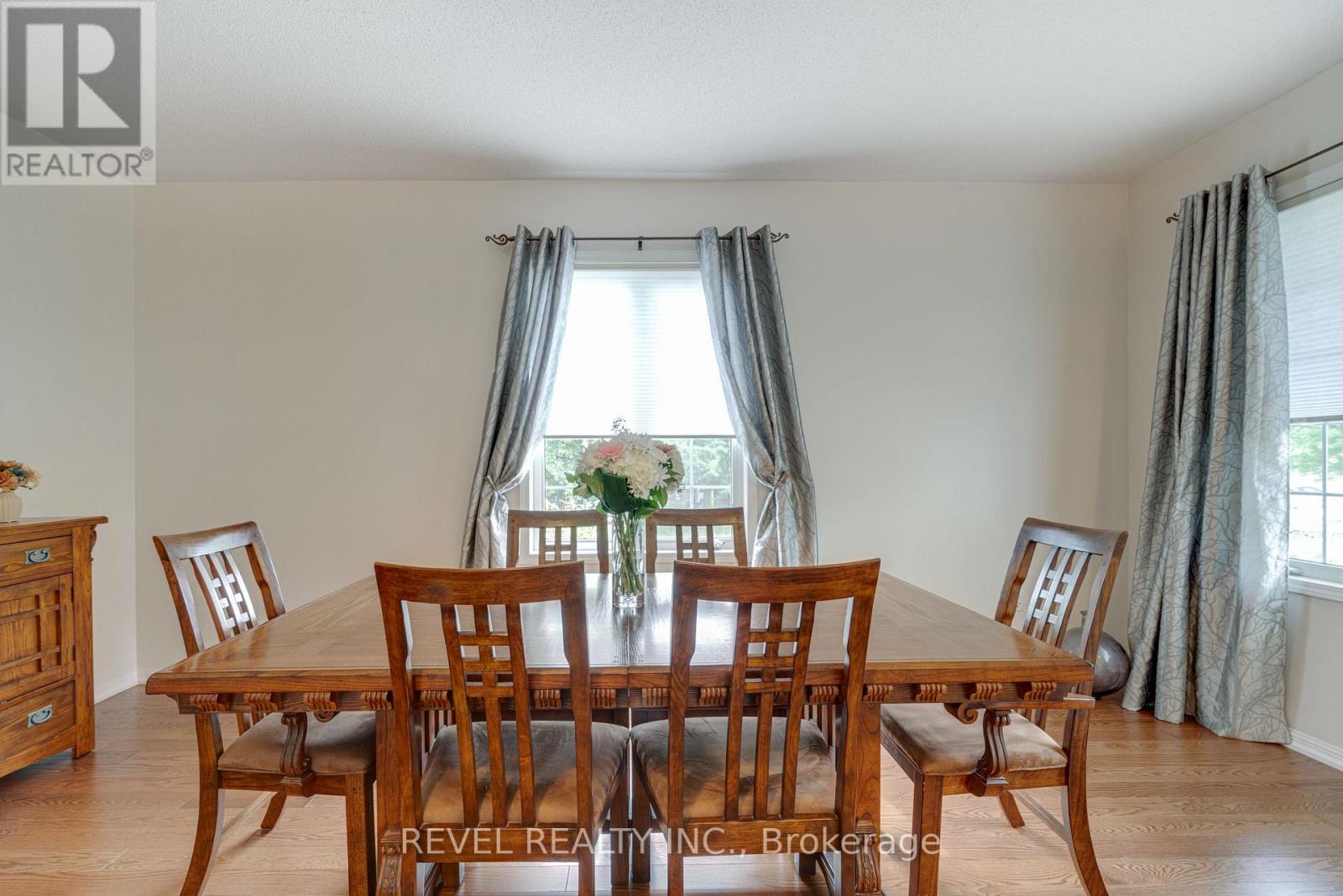 71 Livingston Road, Milton, Ontario  L9T 6B8 - Photo 5 - W13697148