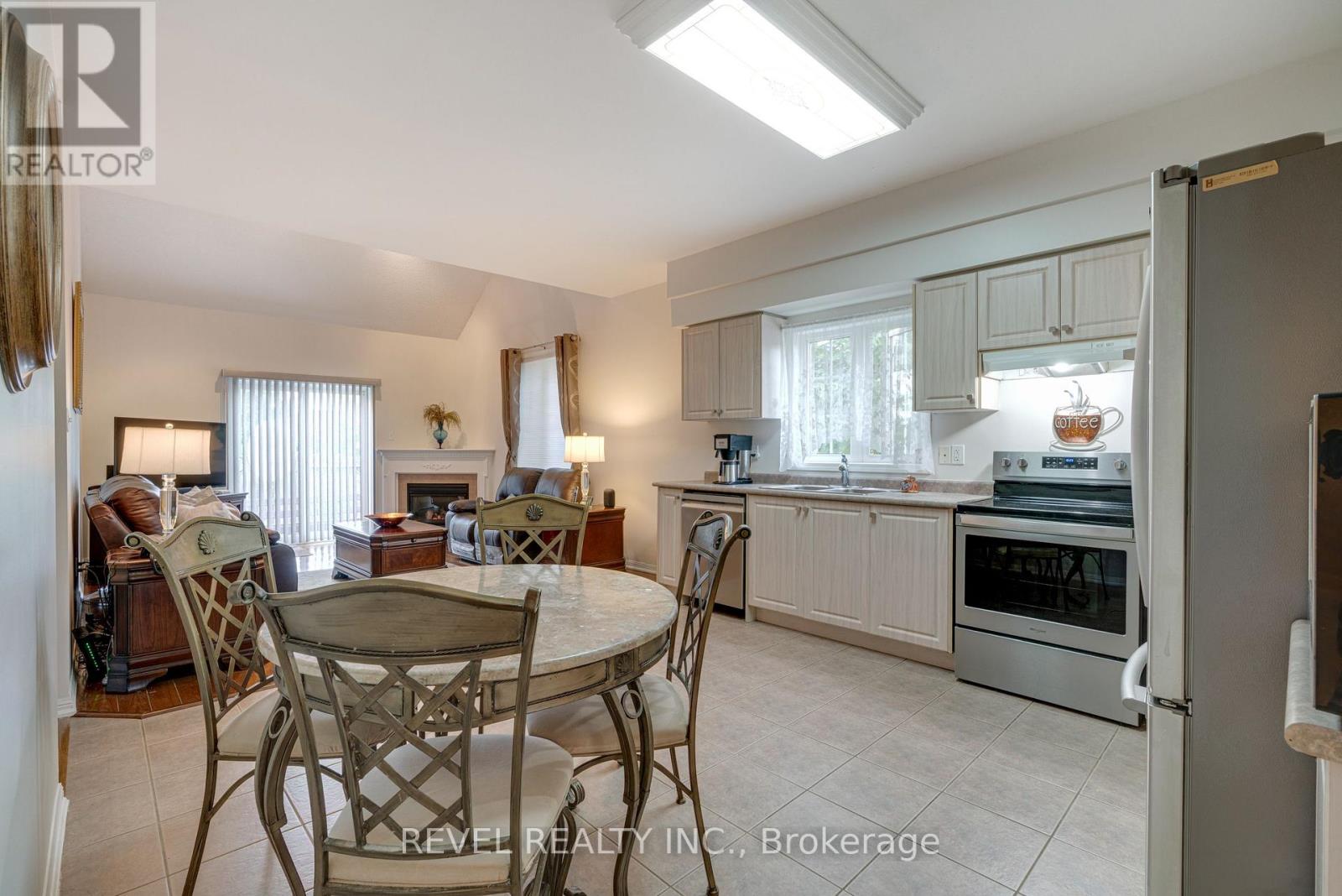 71 Livingston Road, Milton, Ontario  L9T 6B8 - Photo 9 - W13697148