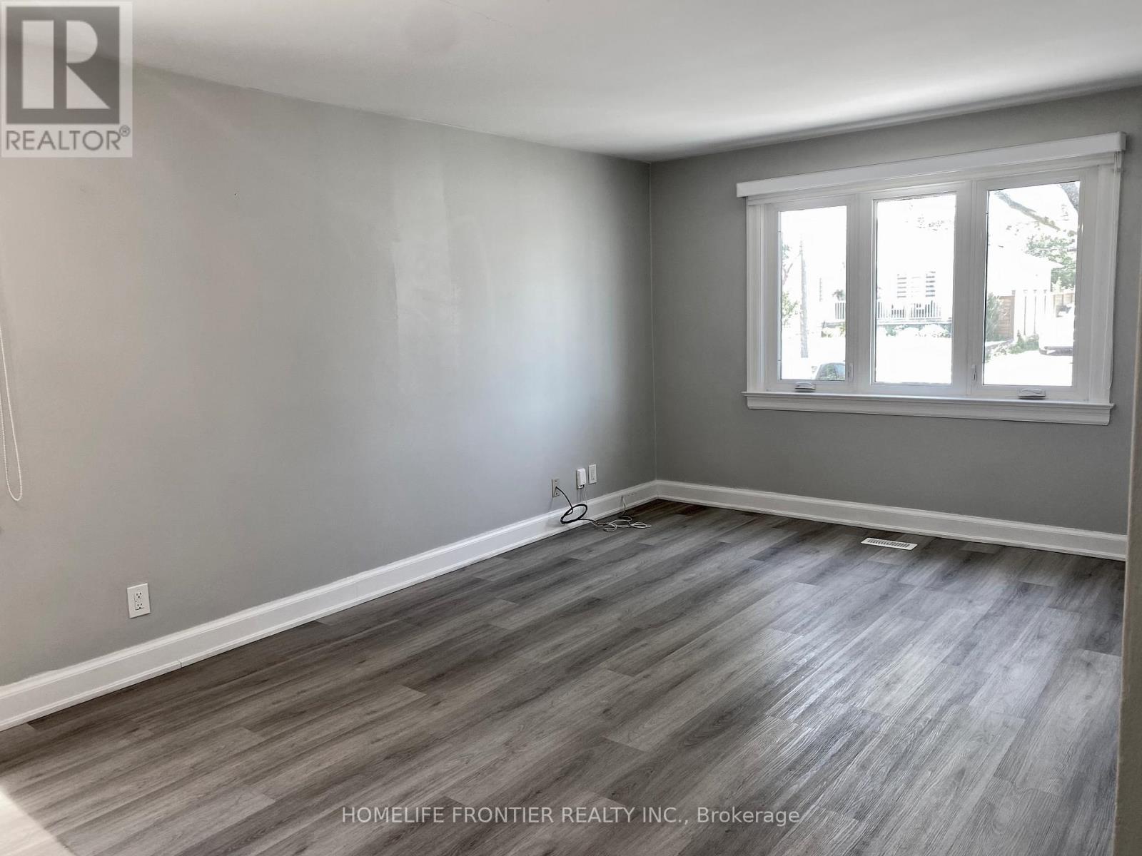 Main - 63 Lockerbie Avenue, Toronto, Ontario  M9N 3A3 - Photo 10 - W13697164