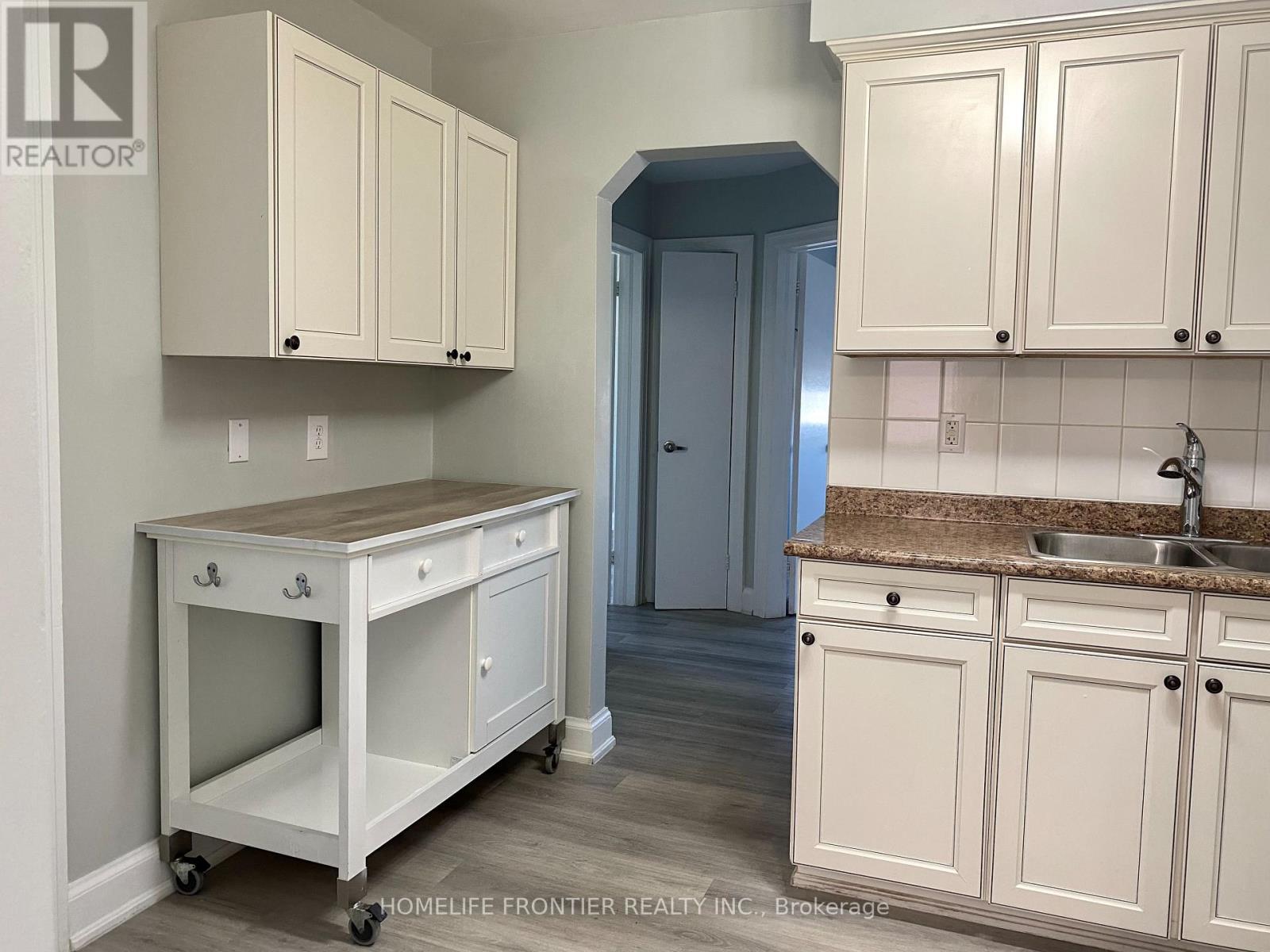 Main - 63 Lockerbie Avenue, Toronto, Ontario  M9N 3A3 - Photo 12 - W13697164