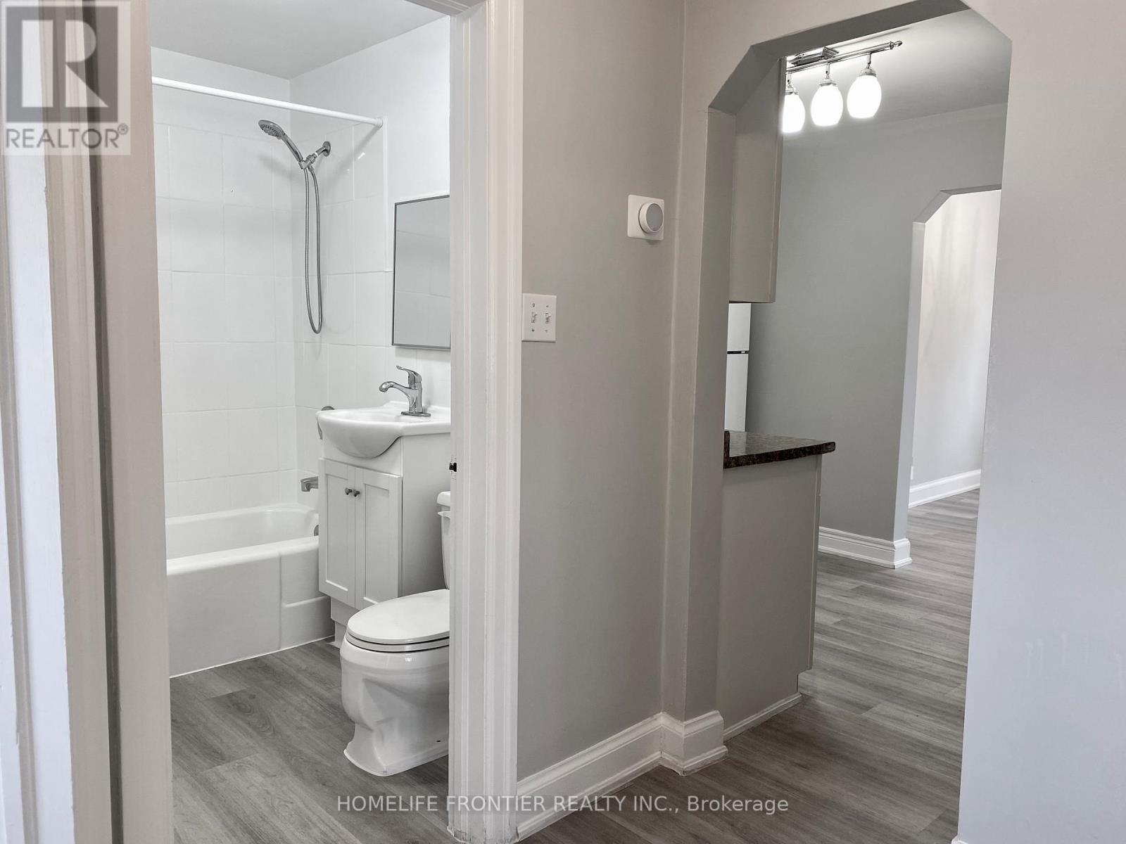Main - 63 Lockerbie Avenue, Toronto, Ontario  M9N 3A3 - Photo 14 - W13697164