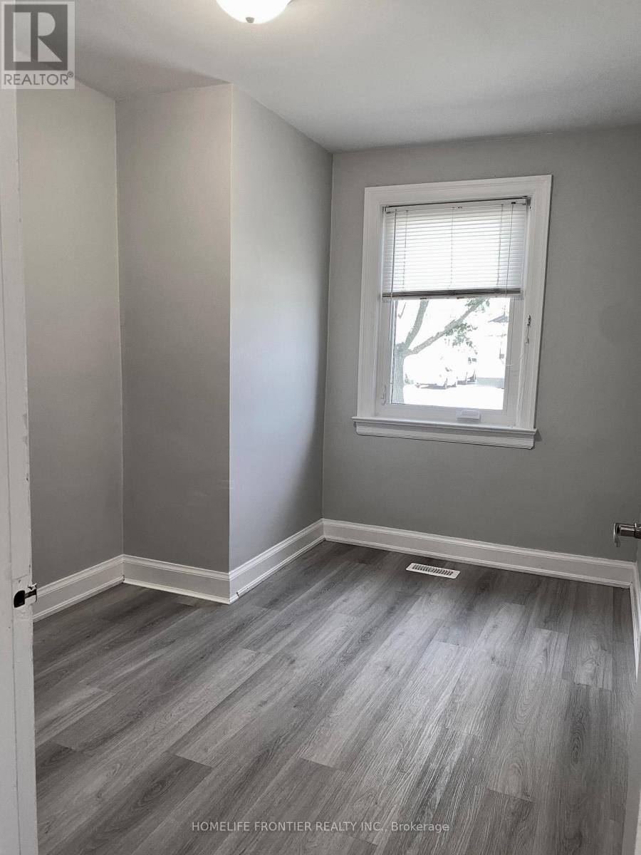 Main - 63 Lockerbie Avenue, Toronto, Ontario  M9N 3A3 - Photo 15 - W13697164