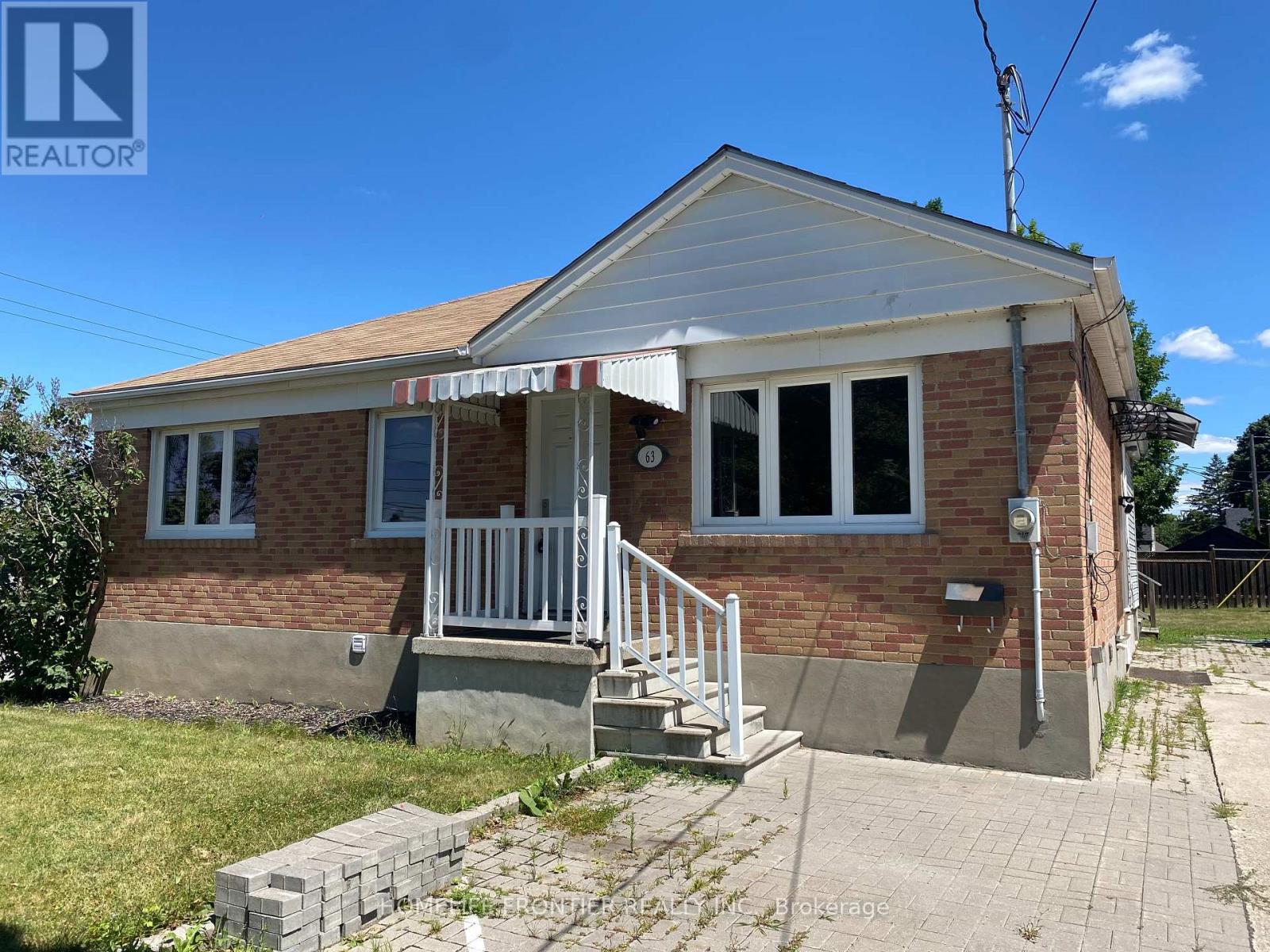 Main - 63 Lockerbie Avenue, Toronto, Ontario  M9N 3A3 - Photo 2 - W13697164