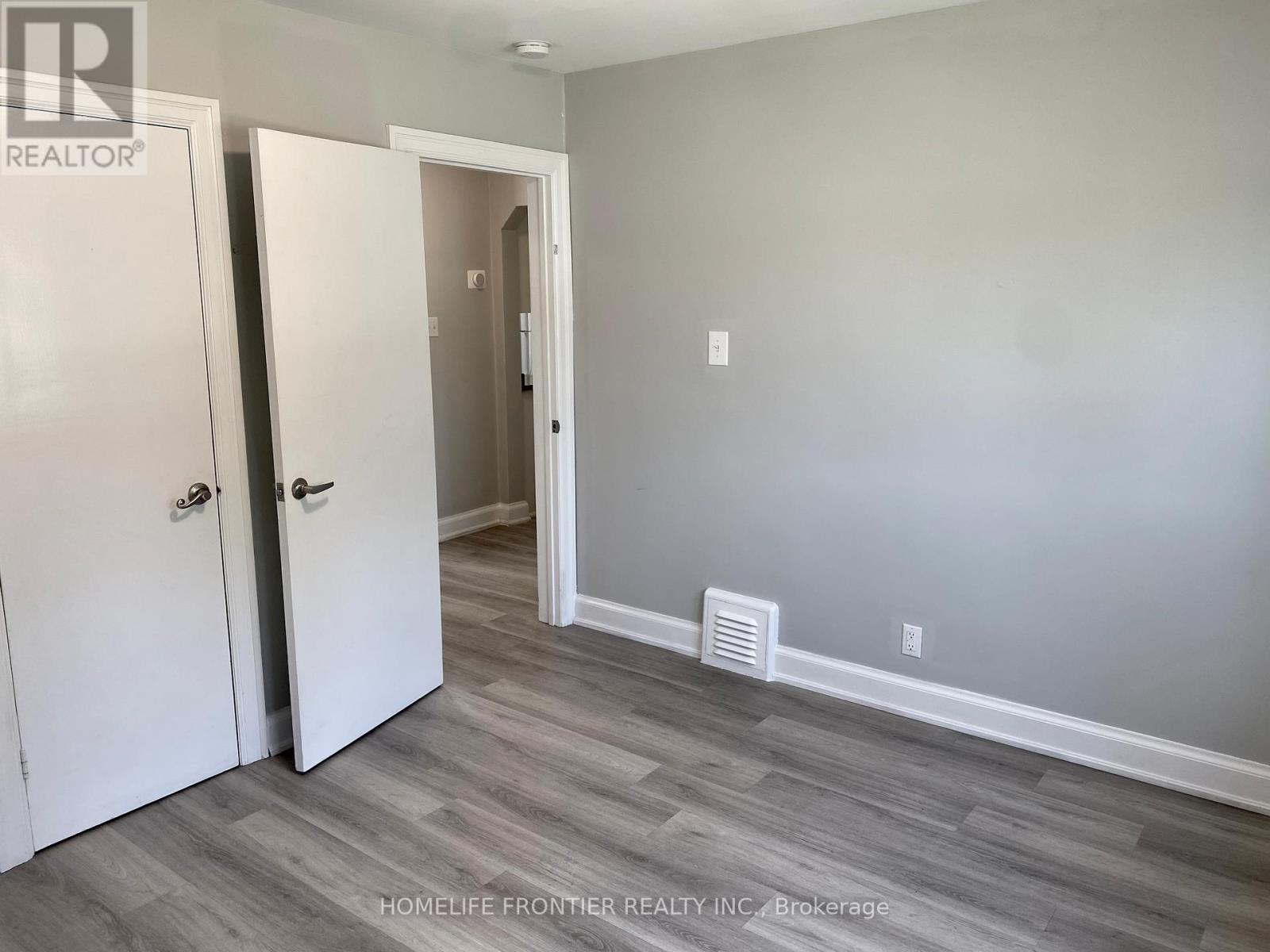 Main - 63 Lockerbie Avenue, Toronto, Ontario  M9N 3A3 - Photo 20 - W13697164