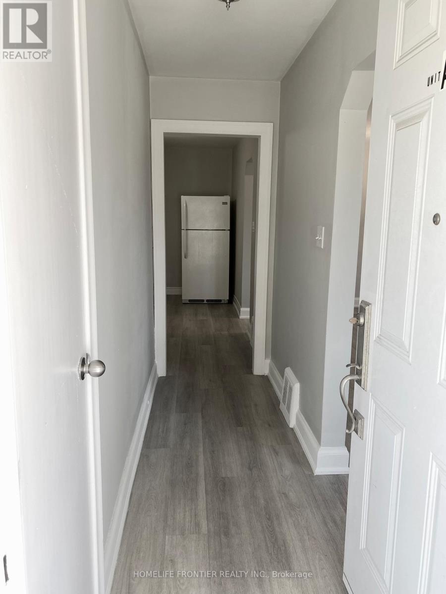 Main - 63 Lockerbie Avenue, Toronto, Ontario  M9N 3A3 - Photo 7 - W13697164