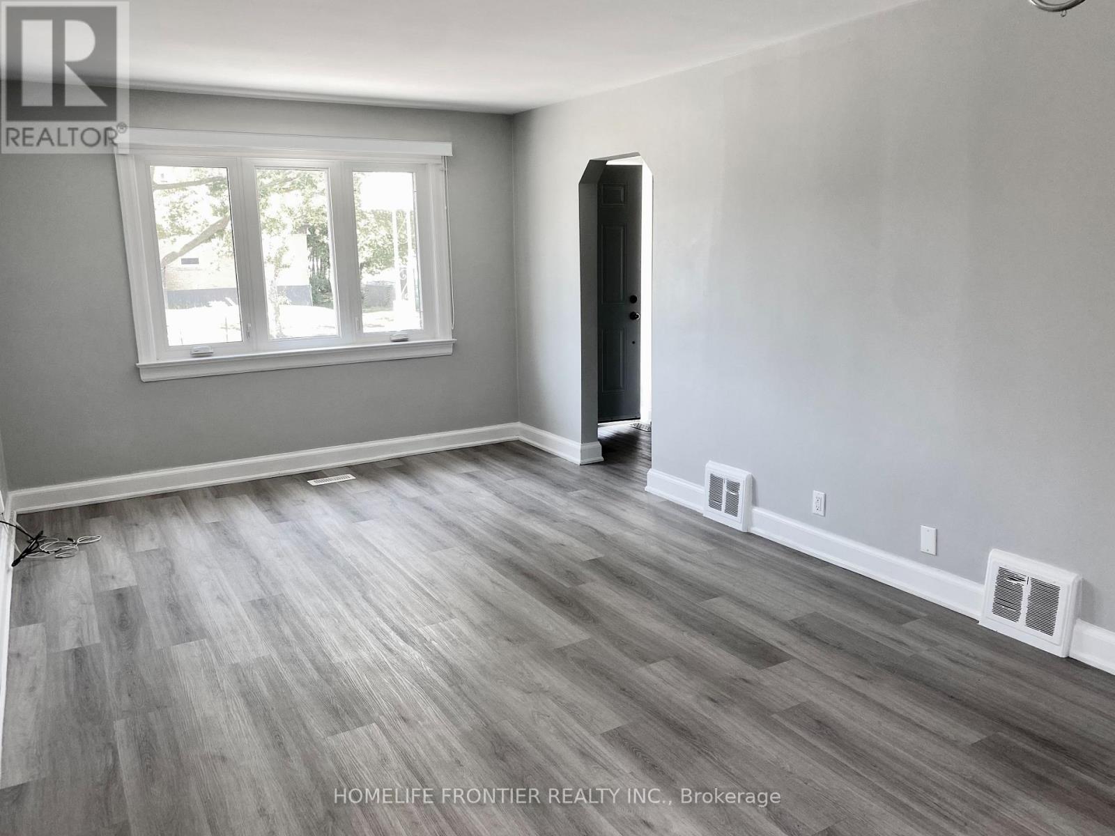 Main - 63 Lockerbie Avenue, Toronto, Ontario  M9N 3A3 - Photo 9 - W13697164