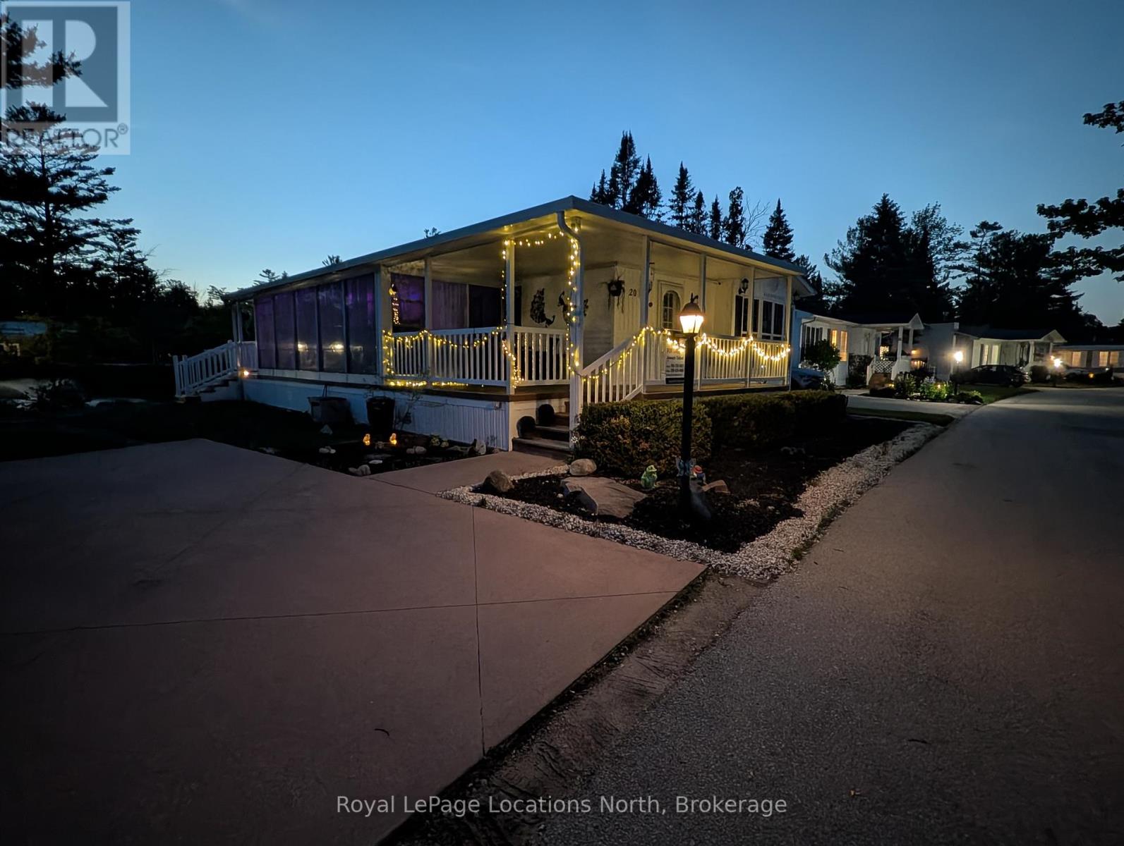 20 Topaz Street W, Wasaga Beach, Ontario  L9Z 1X7 - Photo 5 - S13092532
