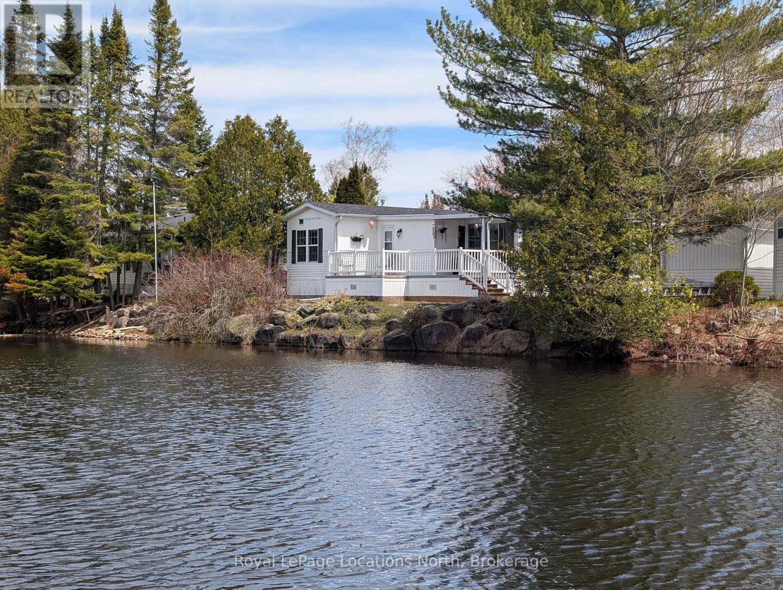 20 Topaz Street W, Wasaga Beach, Ontario  L9Z 1X7 - Photo 2 - S13092532