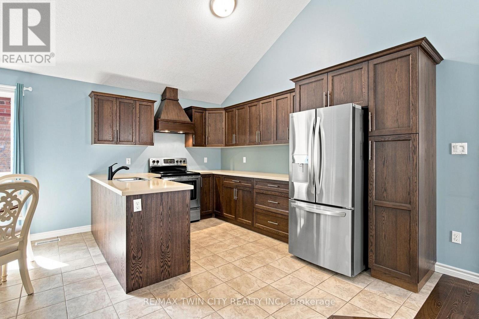 11 Lockwood Street, Cambridge, Ontario  N1P 0A5 - Photo 8 - X13697234
