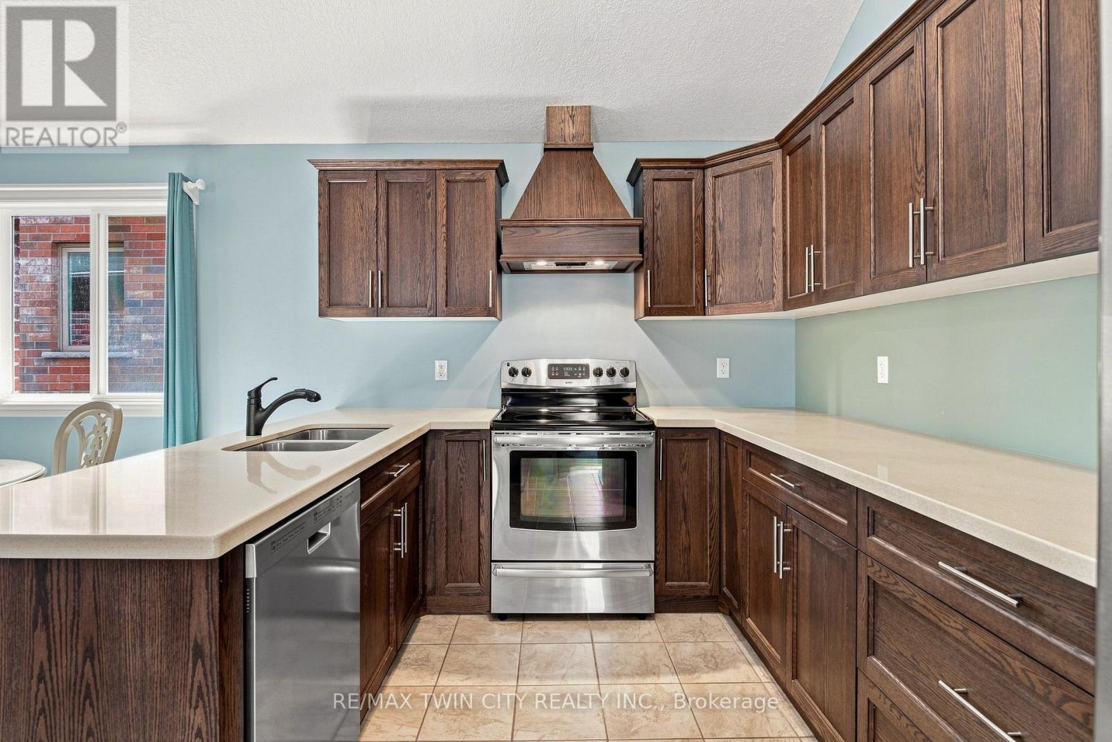 11 Lockwood Street, Cambridge, Ontario  N1P 0A5 - Photo 9 - X13697234