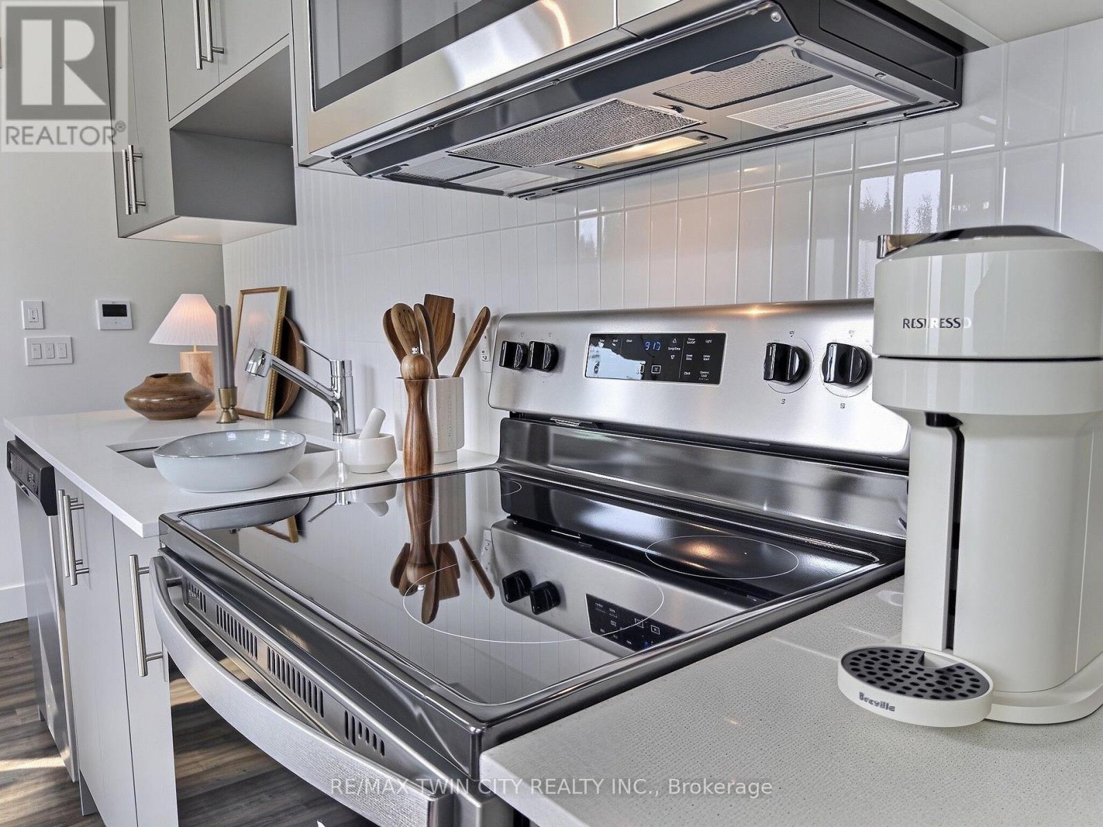 101 - 107 Roger Street, Waterloo, Ontario  N2J 1A4 - Photo 8 - X13697268