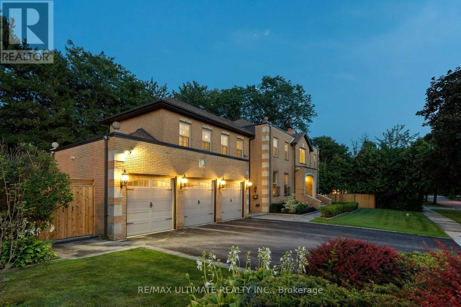 1 Versailles Court, Toronto, Ontario  M3B 2A8 - Photo 5 - C13695468