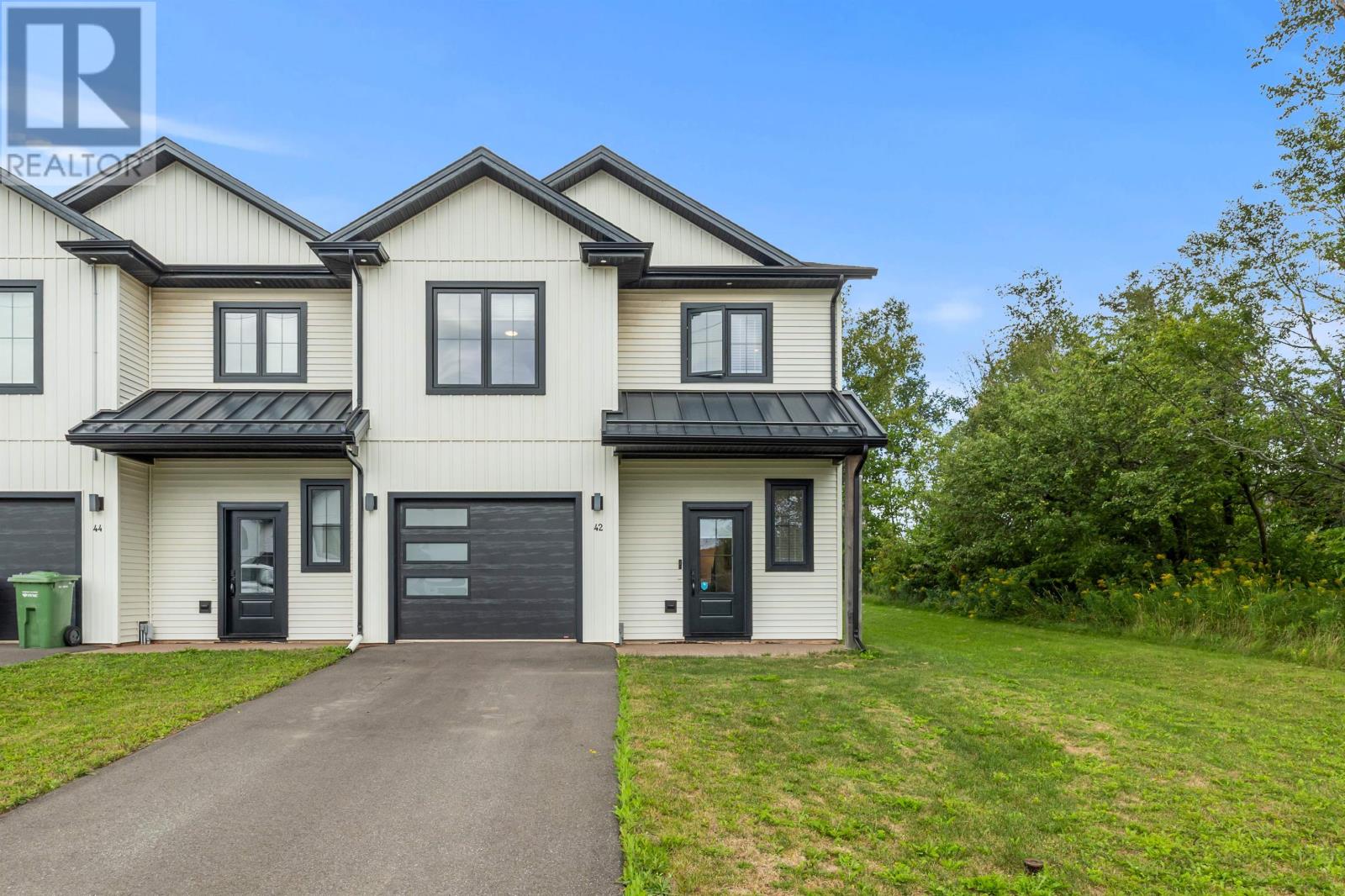 42 Kelly Heights, Stratford, Prince Edward Island  C1B 4M2 - Photo 1 - 202621141