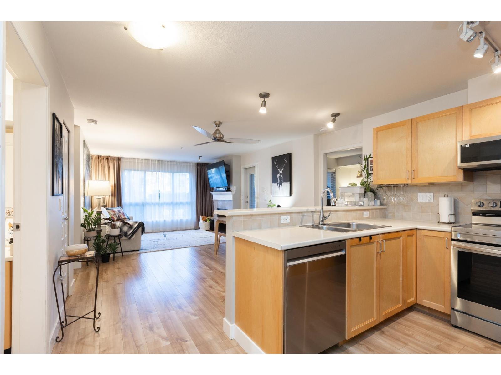 101 15188 22 Avenue, Surrey, British Columbia  V4A 9T4 - Photo 6 - R3157328