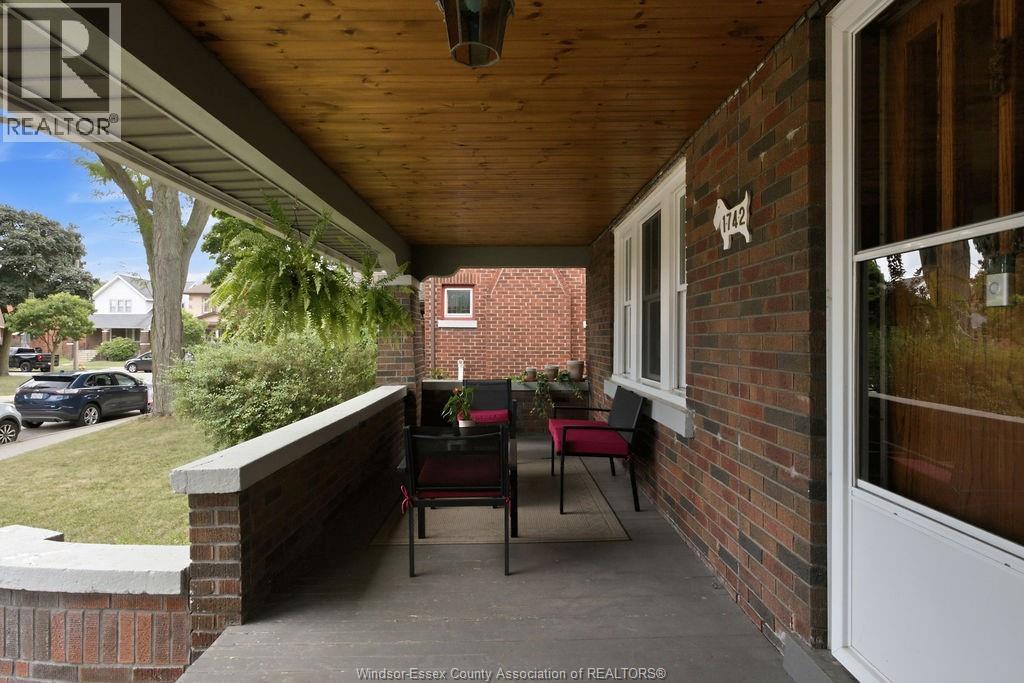 1742 Oneida Court, Windsor, Ontario  N8Y 1S8 - Photo 4 - 26020337