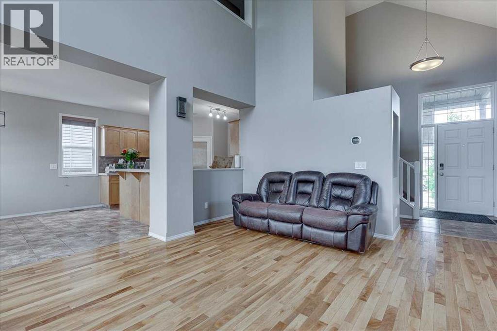 135 Inglewood Drive, Red Deer, Alberta  T4R 0A5 - Photo 5 - A2337061
