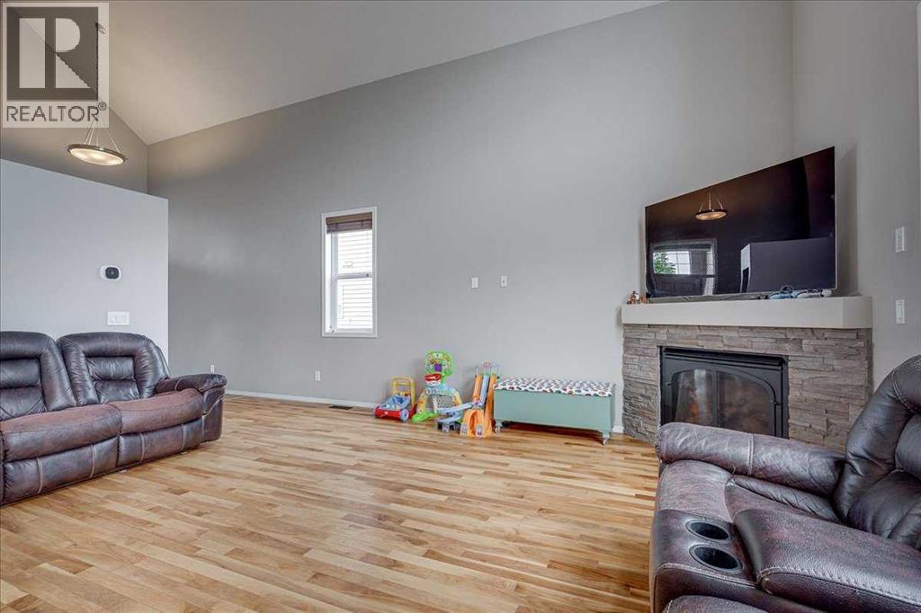 135 Inglewood Drive, Red Deer, Alberta  T4R 0A5 - Photo 6 - A2337061