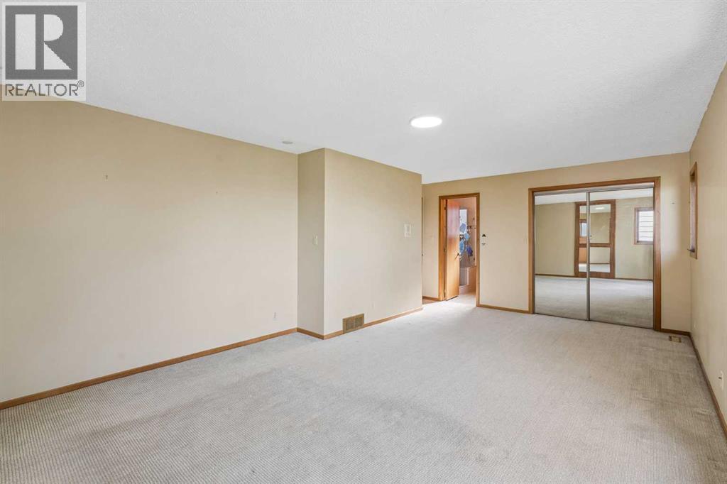 31 Edgehill Bay NW, Calgary, Alberta  T3A 2X2 - Photo 27 - A2328443