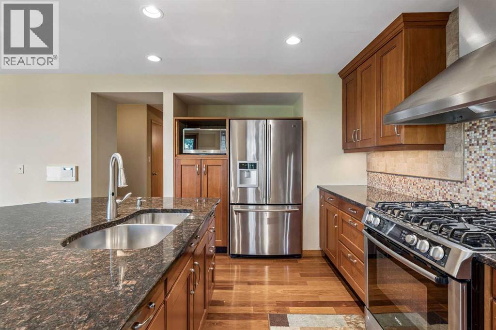 31 Edgehill Bay NW, Calgary, Alberta  T3A 2X2 - Photo 11 - A2328443